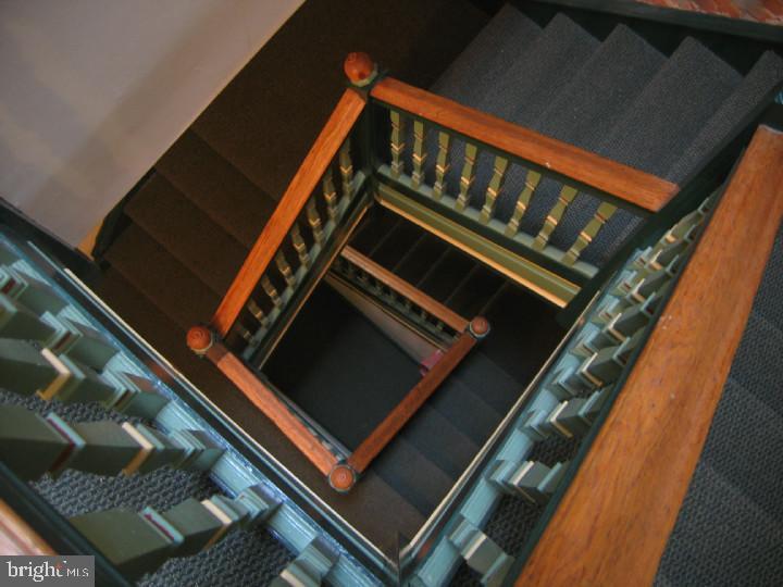 UNIVERSITY CITY - Residential Lease