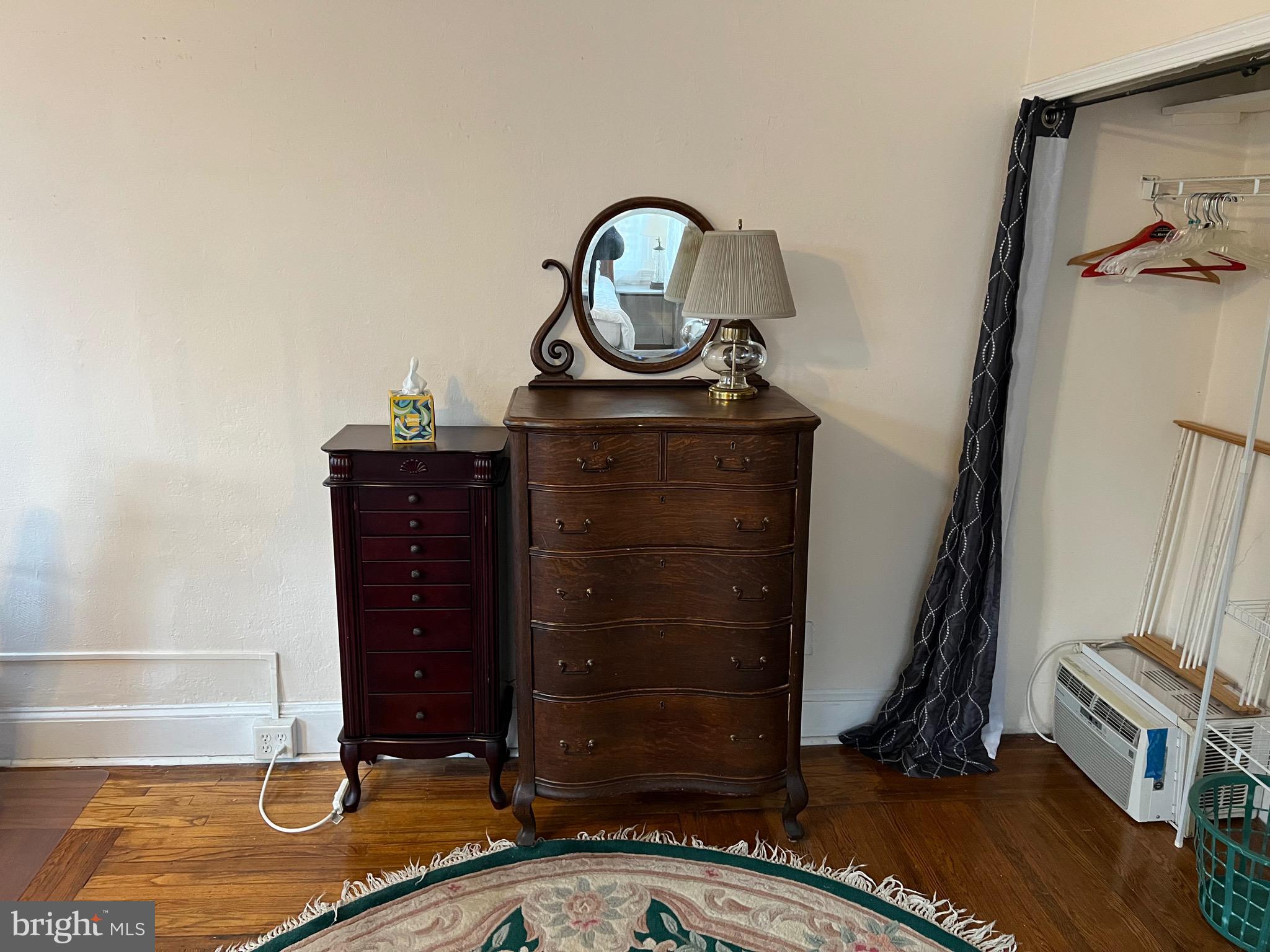 UNIVERSITY CITY - Residential Lease