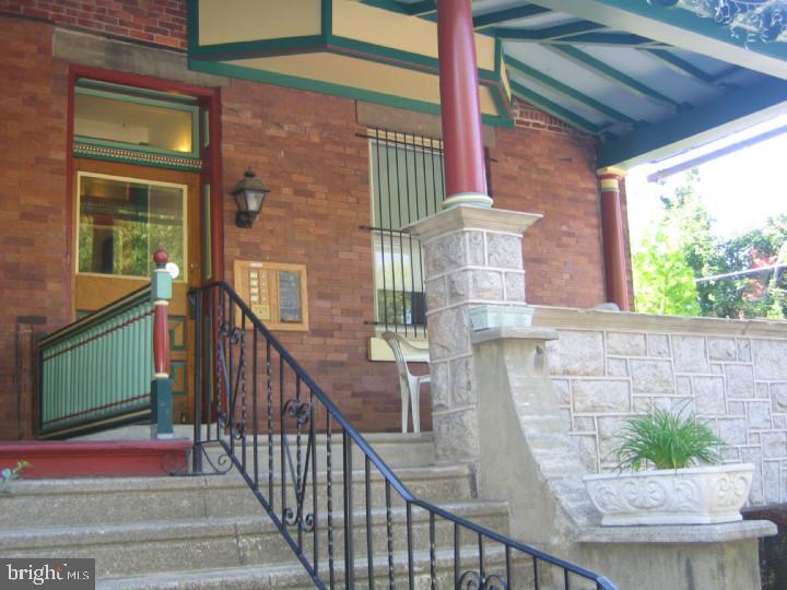 UNIVERSITY CITY - Residential Lease