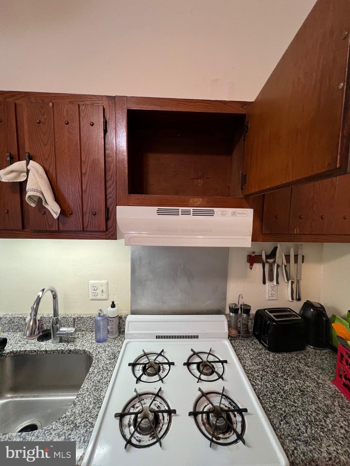 UNIVERSITY CITY - Residential Lease