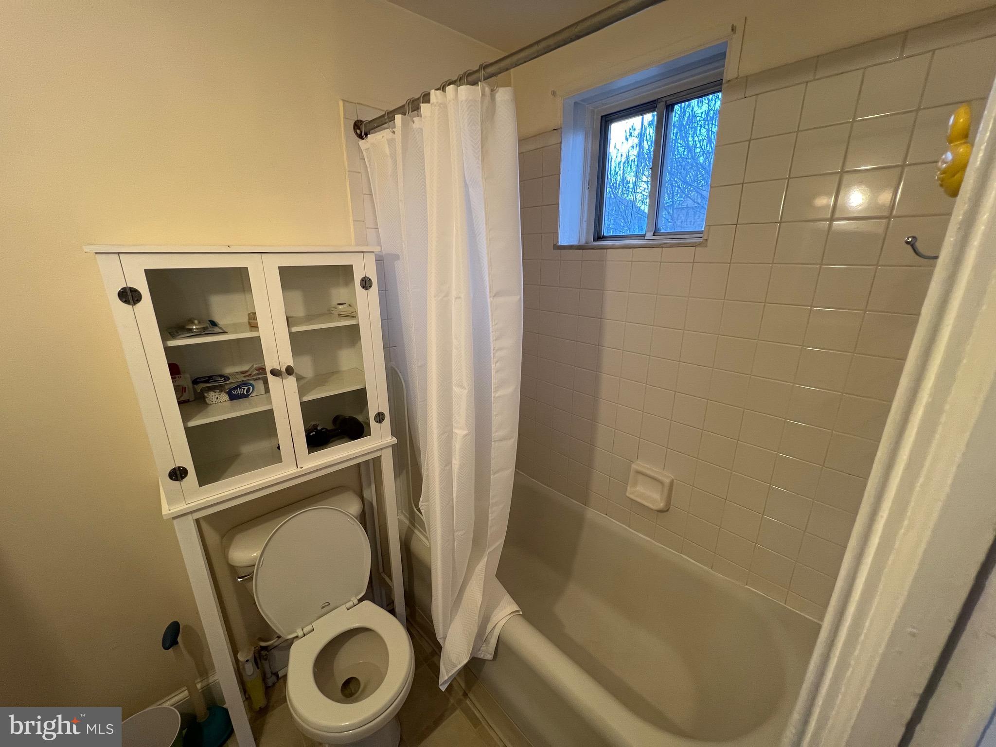 UNIVERSITY CITY - Residential Lease