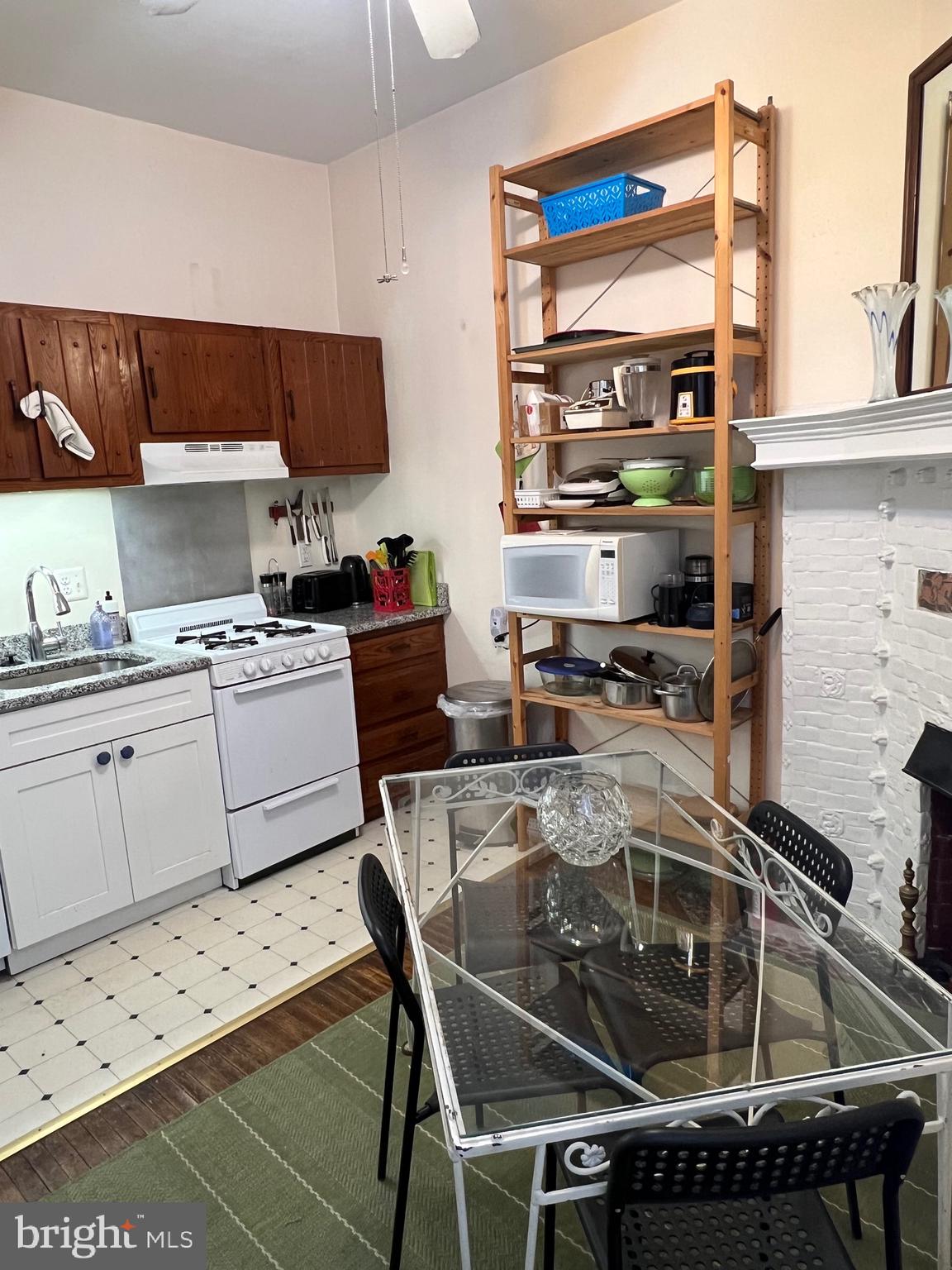 UNIVERSITY CITY - Residential Lease