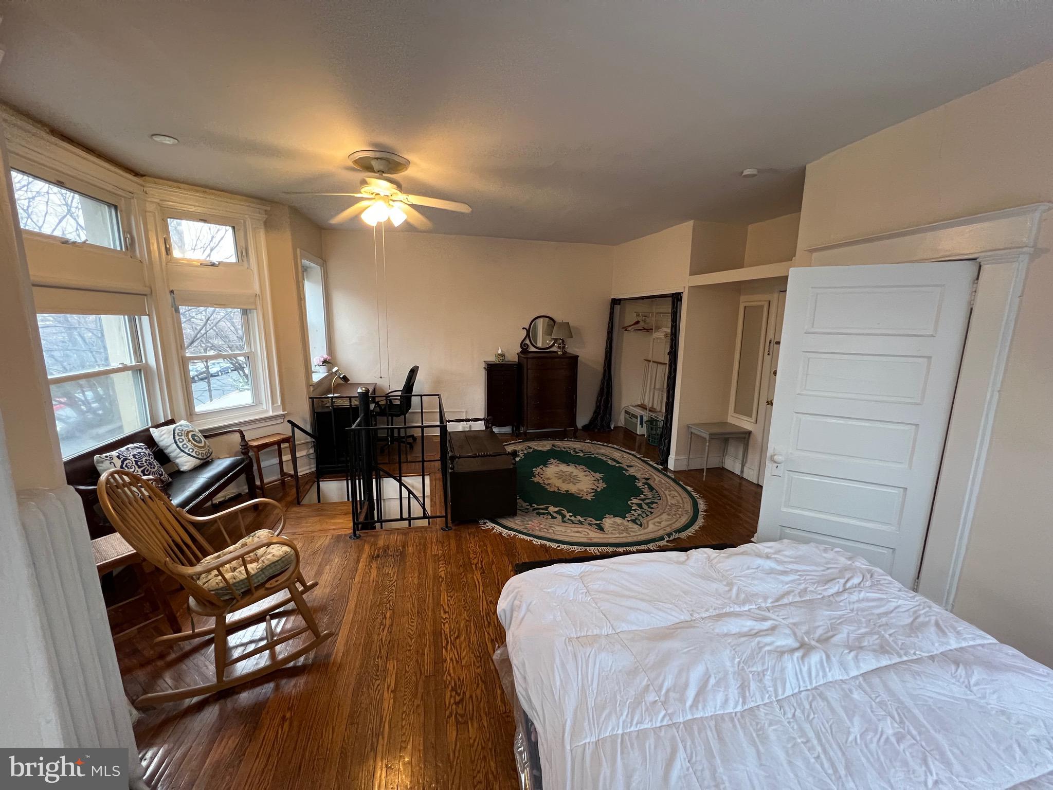 UNIVERSITY CITY - Residential Lease