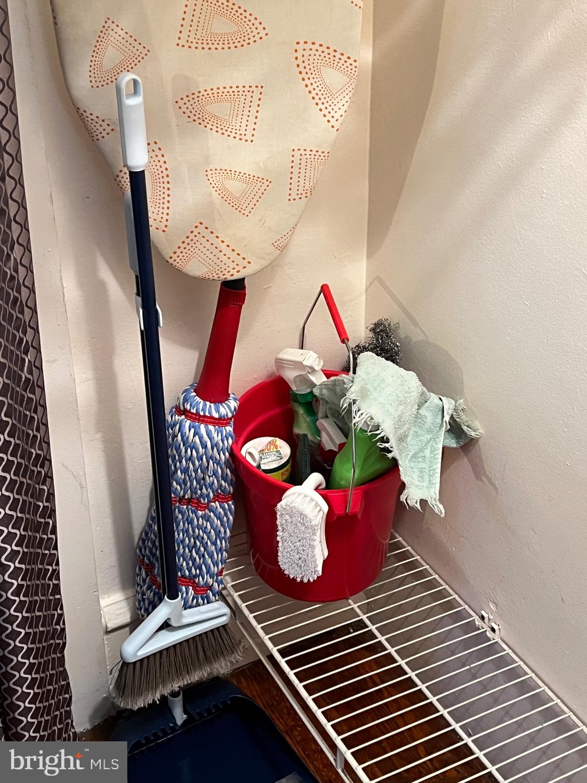 UNIVERSITY CITY - Residential Lease