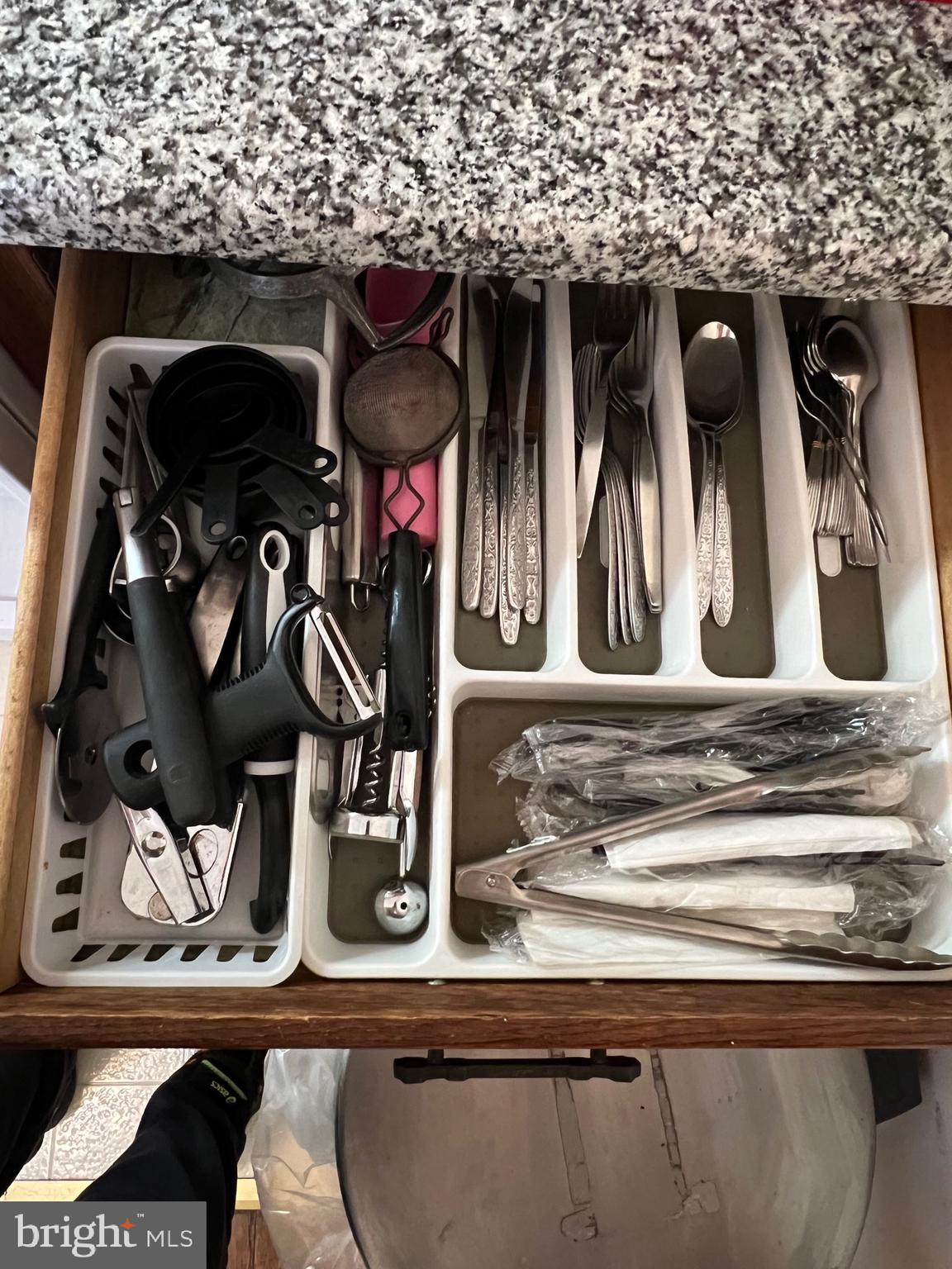 UNIVERSITY CITY - Residential Lease