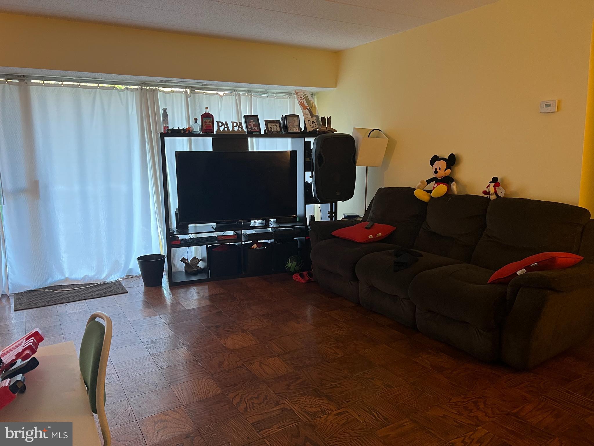 PRESIDENTIAL PARK - Residential Lease