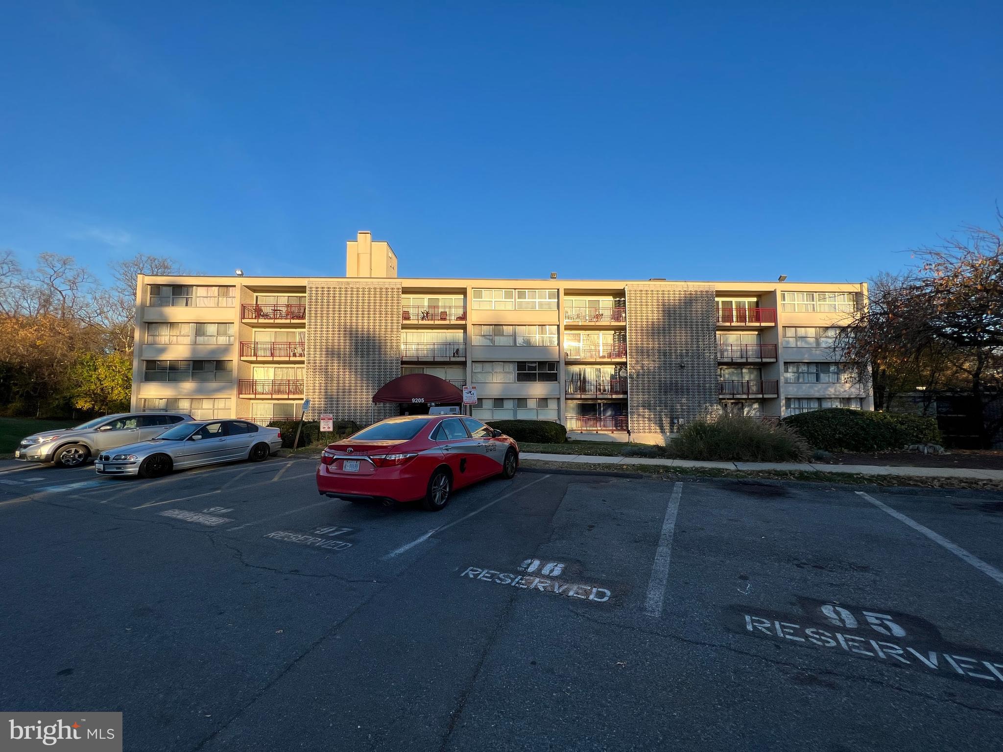 PRESIDENTIAL PARK - Residential Lease