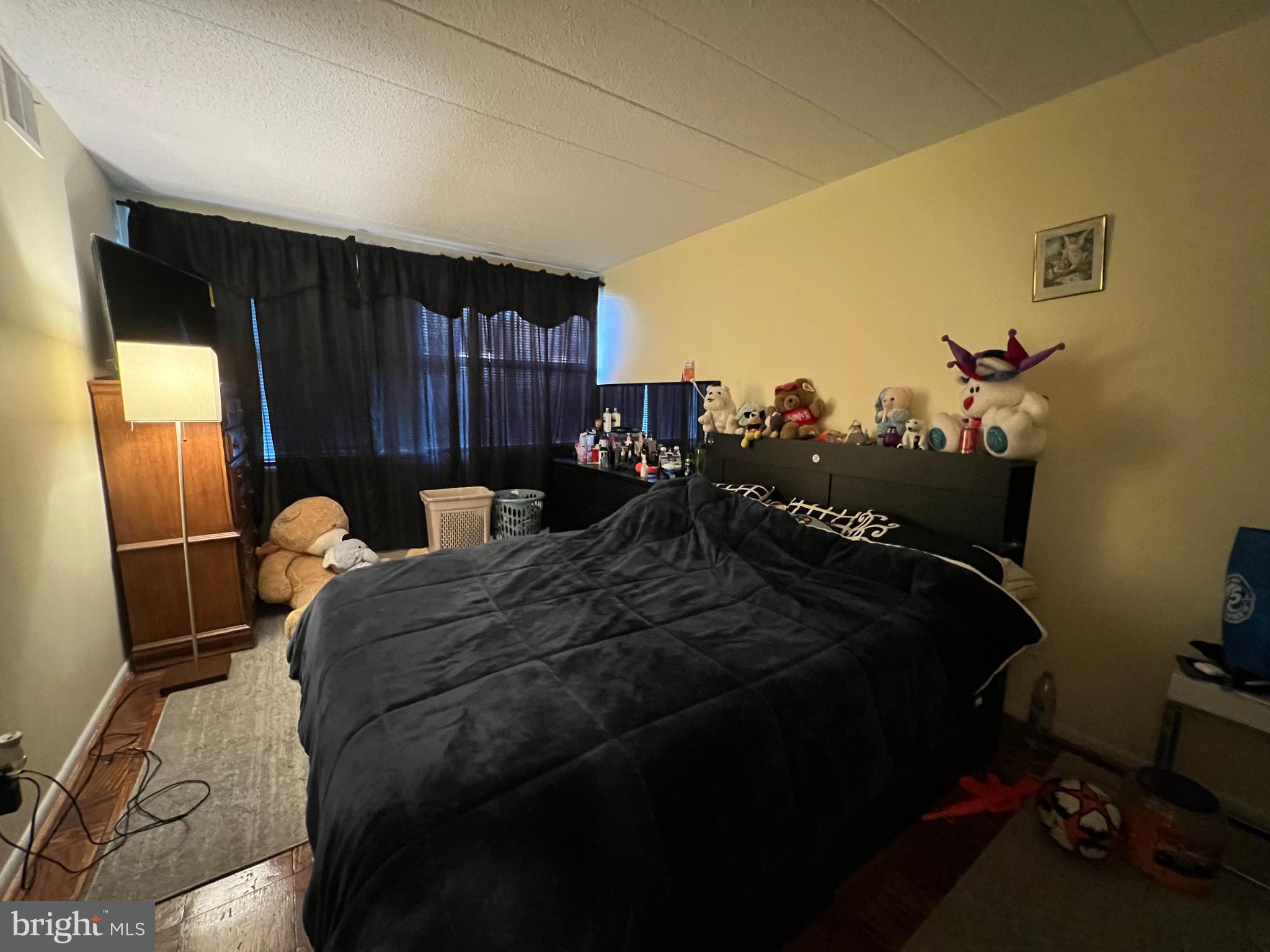 PRESIDENTIAL PARK - Residential Lease