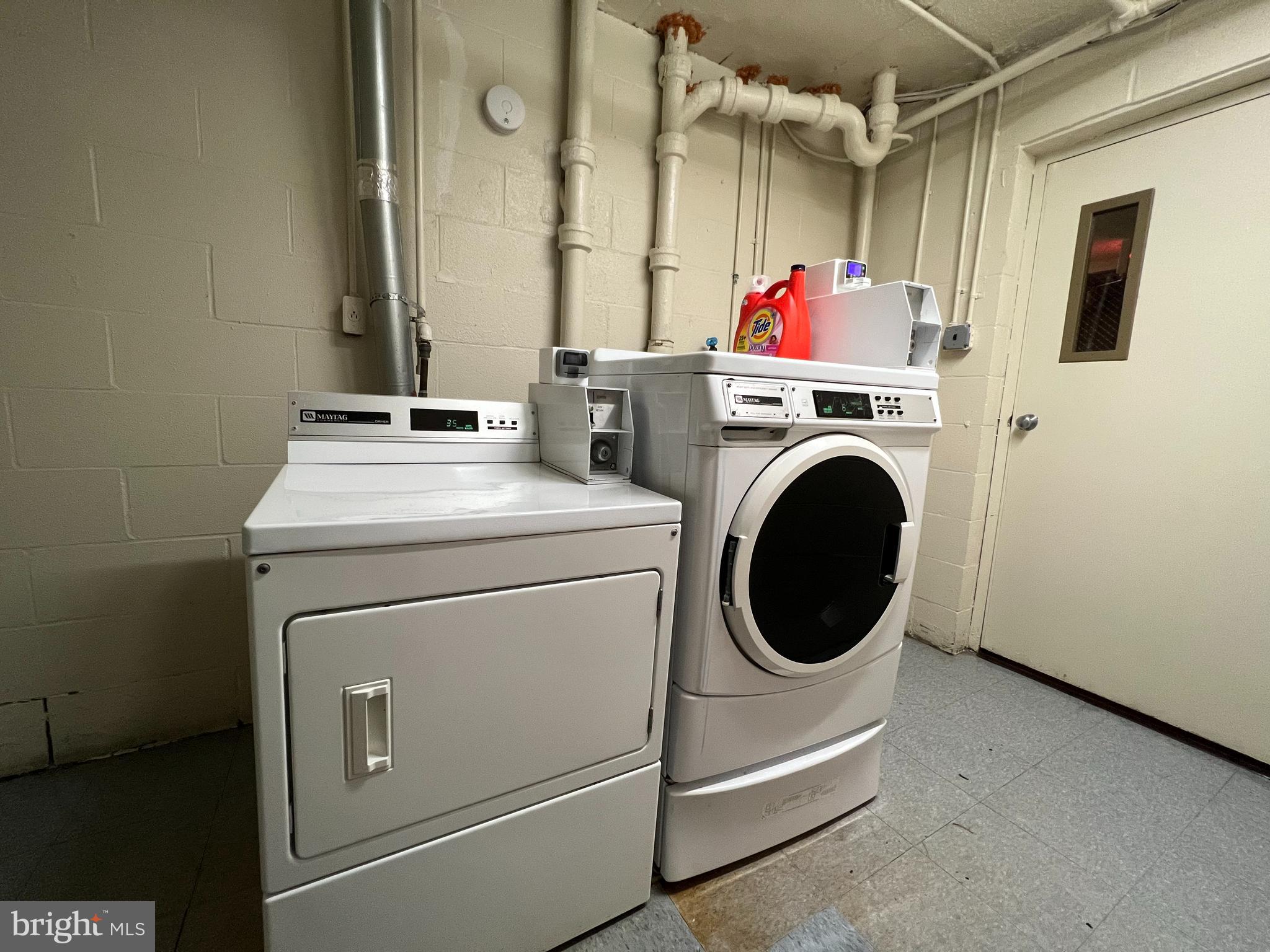 PRESIDENTIAL PARK - Residential Lease