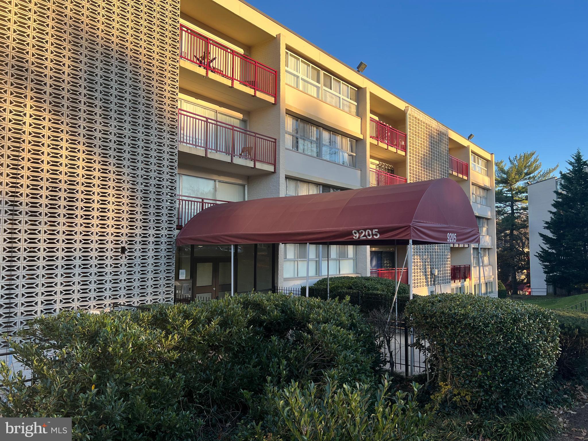 PRESIDENTIAL PARK - Residential Lease