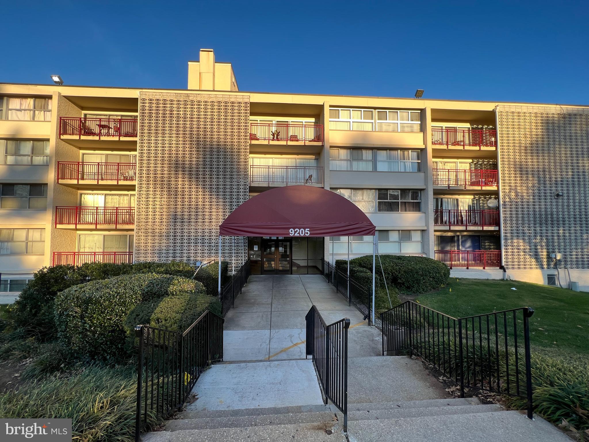 PRESIDENTIAL PARK - Residential Lease