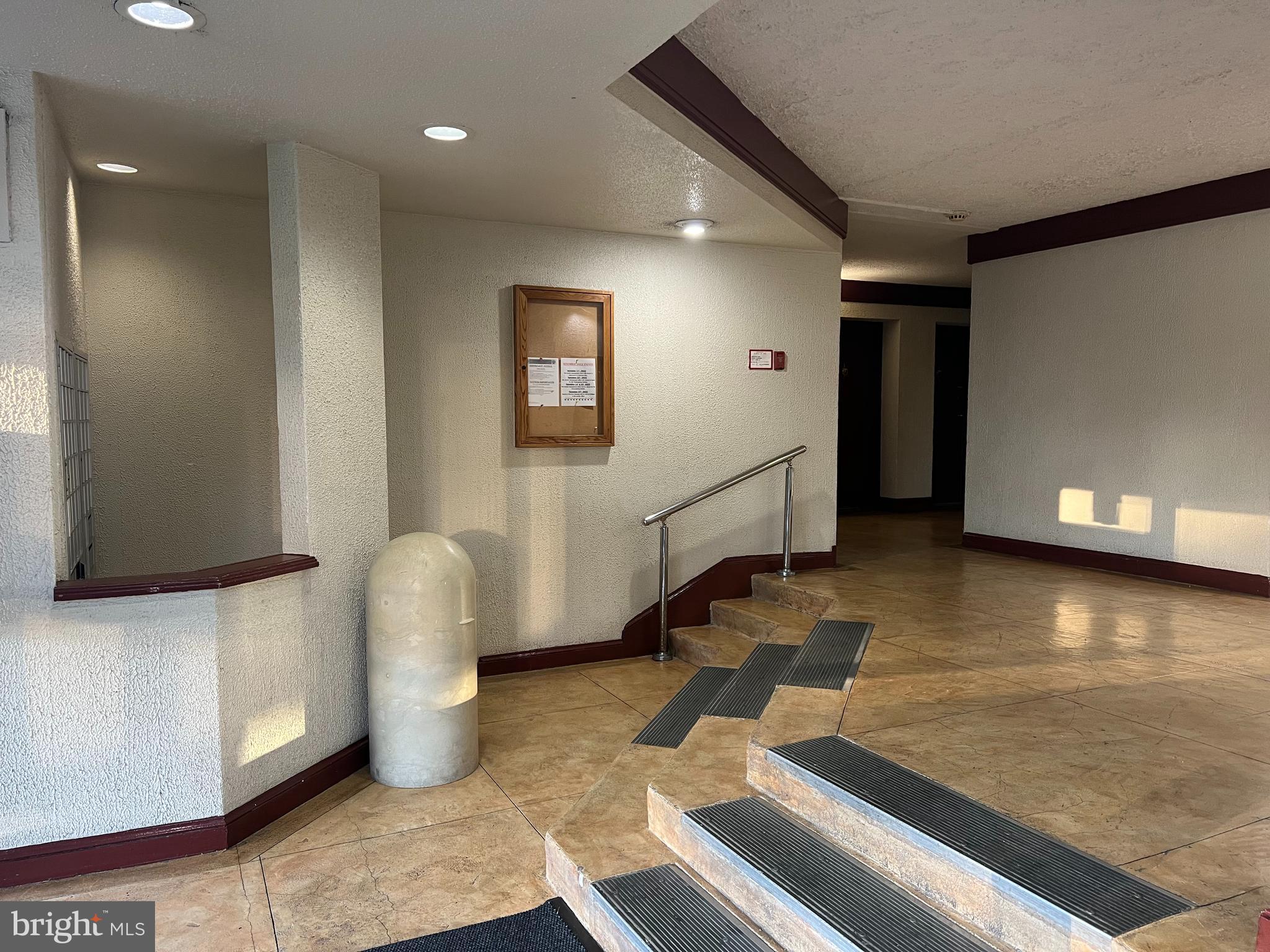 PRESIDENTIAL PARK - Residential Lease