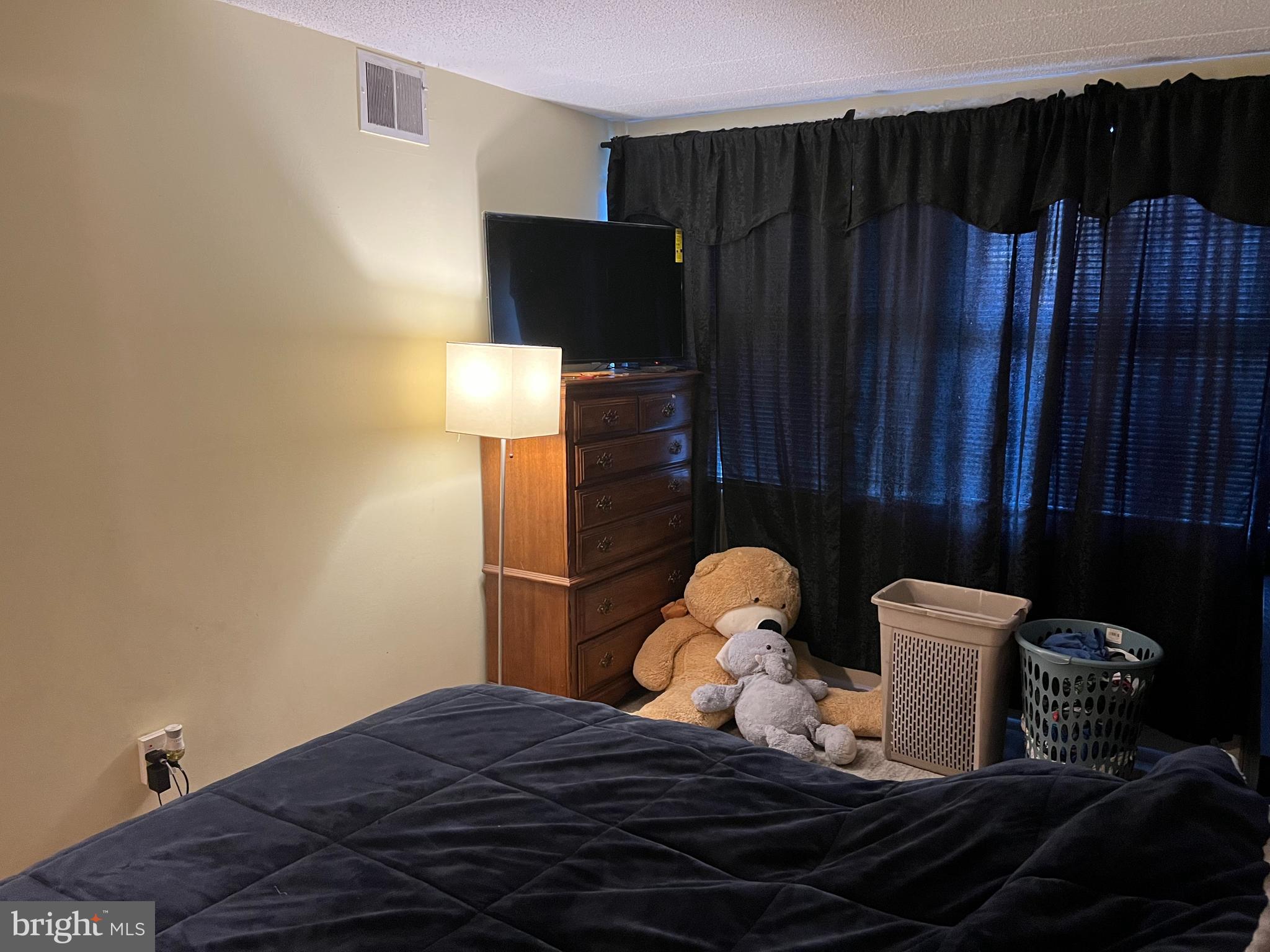 PRESIDENTIAL PARK - Residential Lease