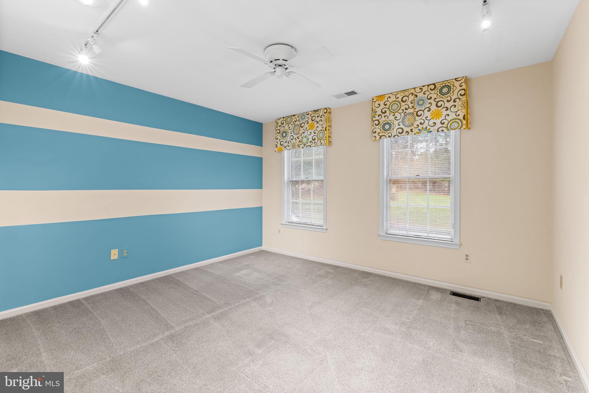 RIVER HILL - Residential