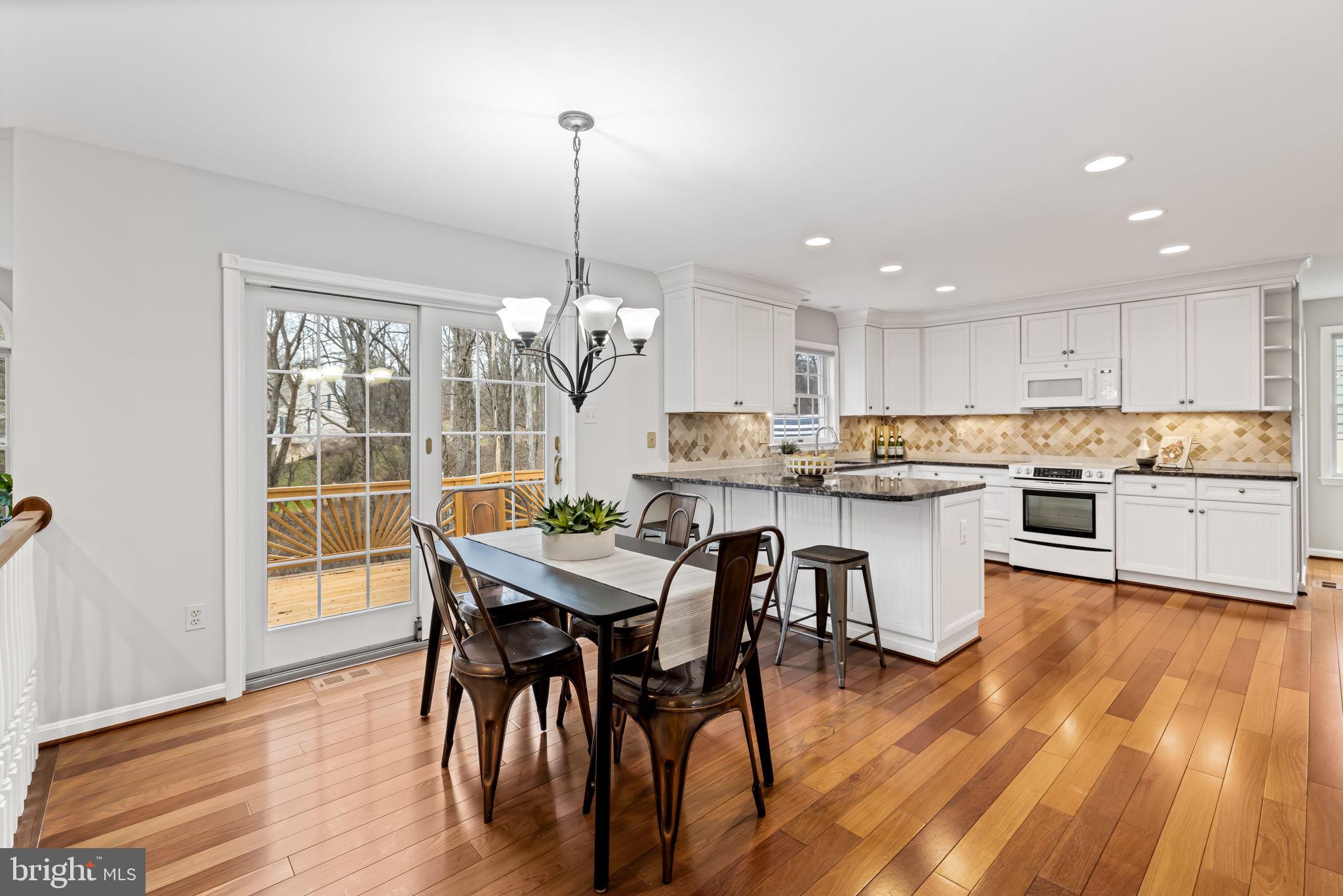 RIVER HILL - Residential