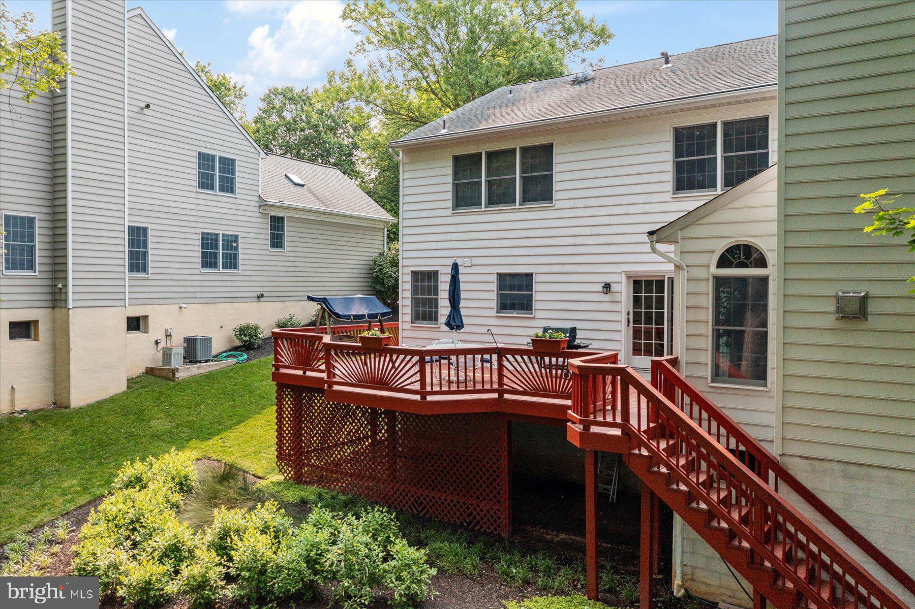 RIVER HILL - Residential