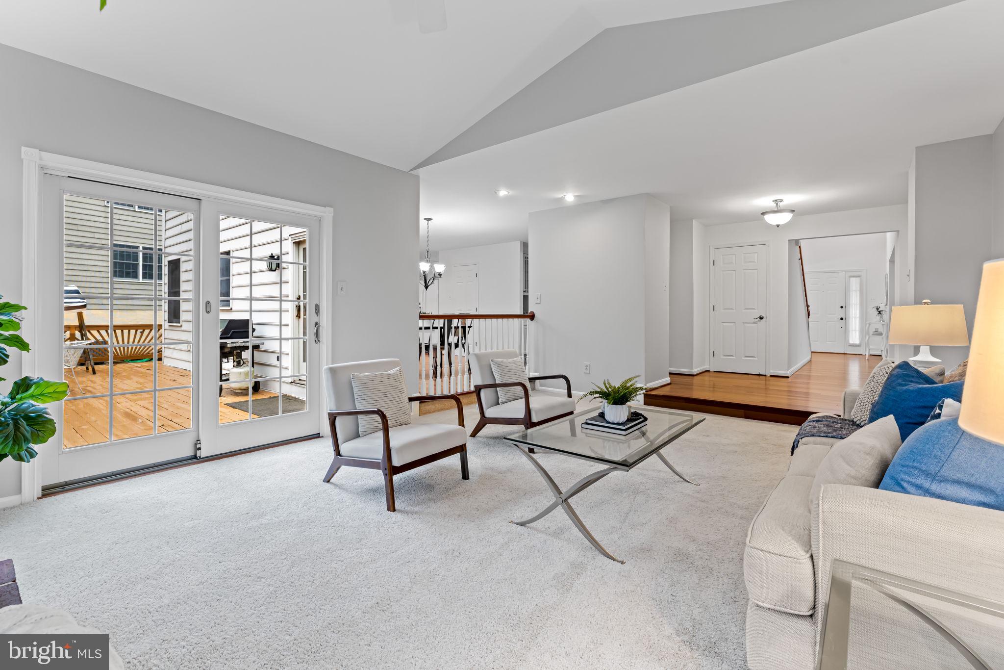 RIVER HILL - Residential