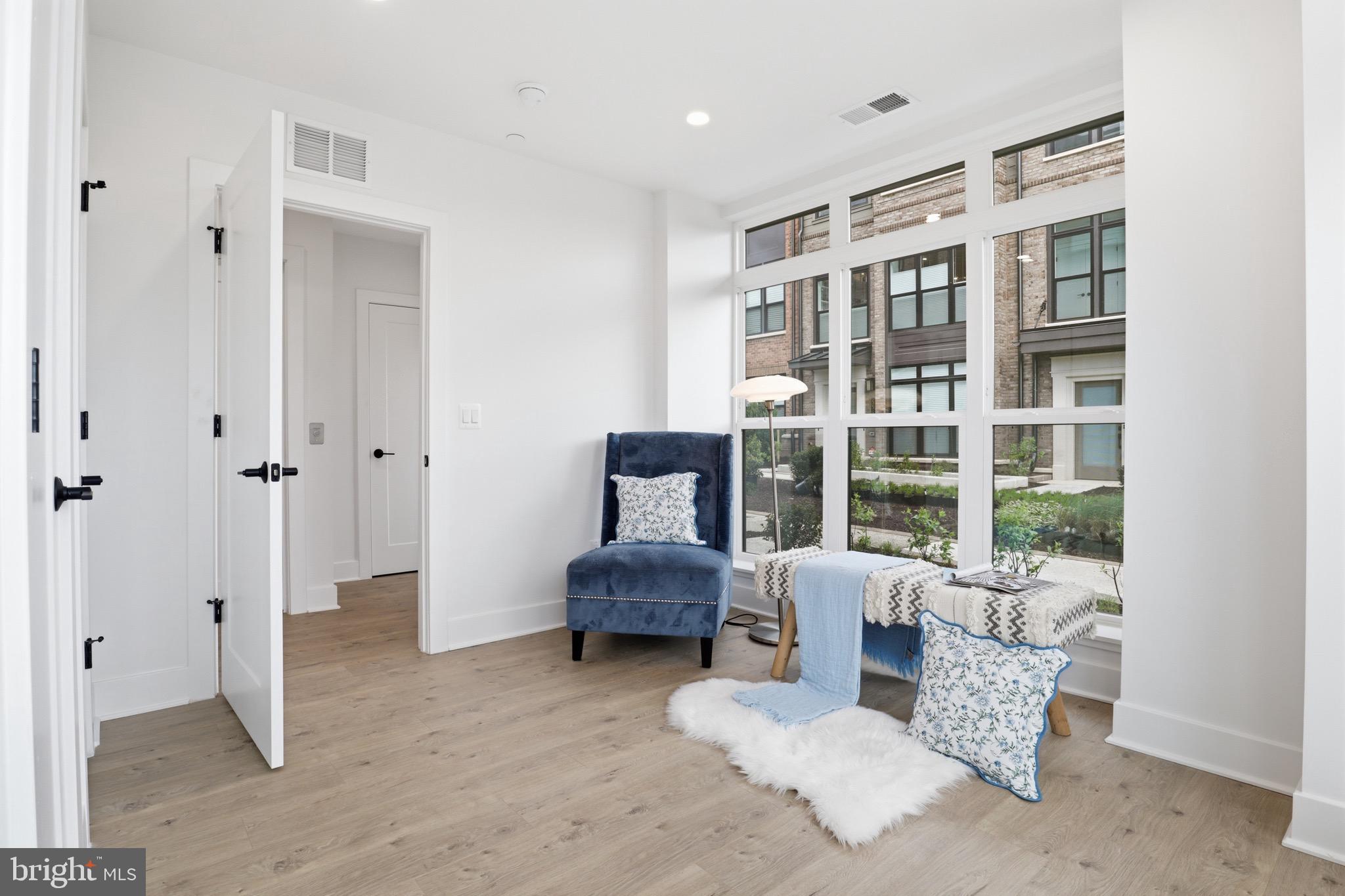 WESTBARD SQUARE - Residential