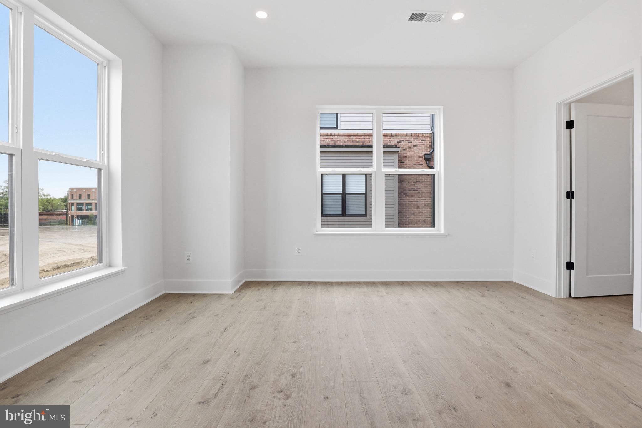 WESTBARD SQUARE - Residential