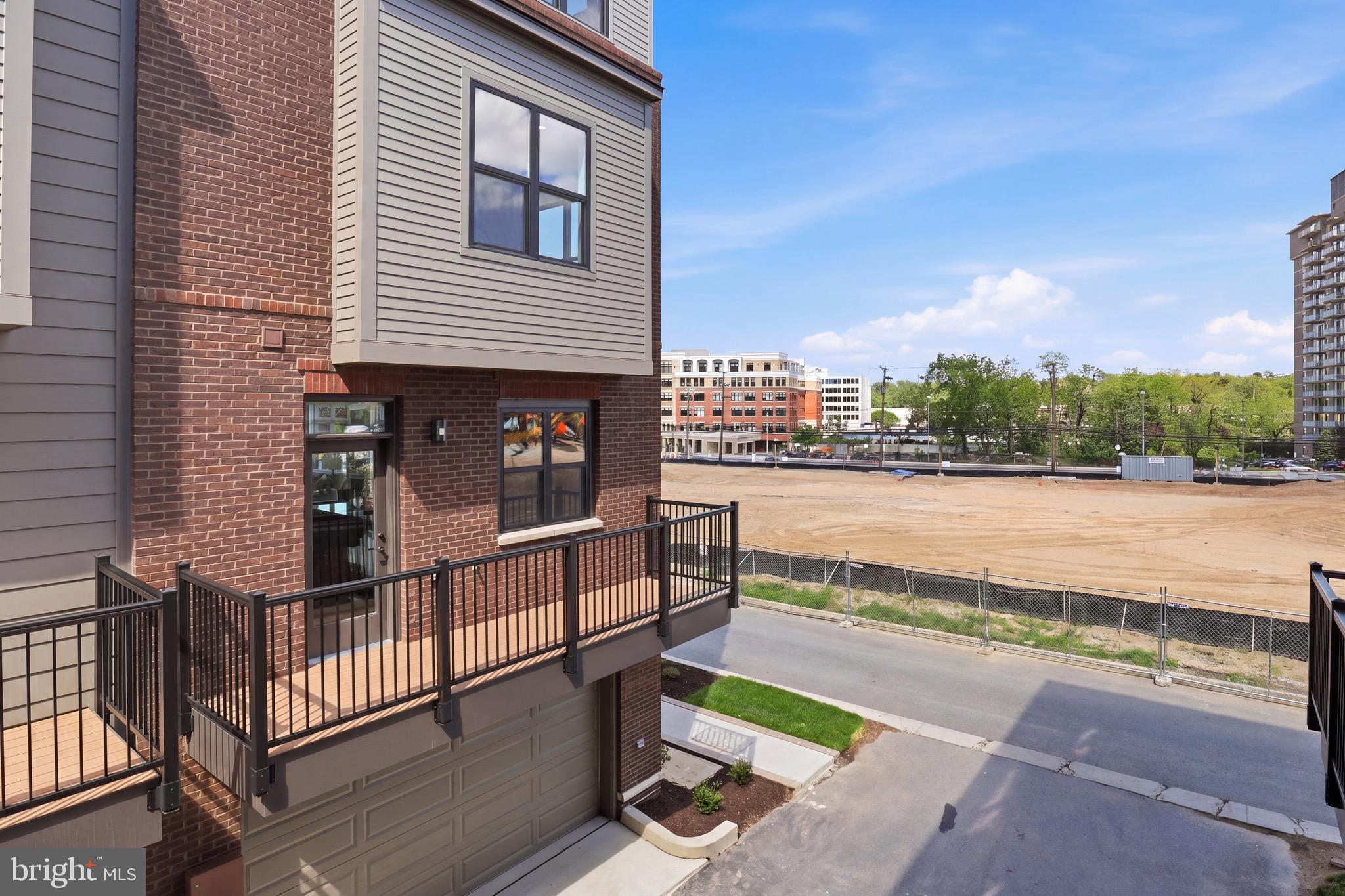 WESTBARD SQUARE - Residential