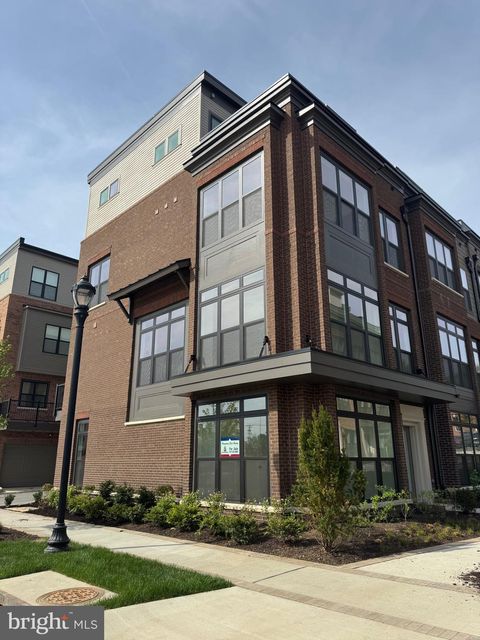 Photo of 5518 Topaz Lane, BETHESDA, MD 20816 (MLS # MDMC2228272)