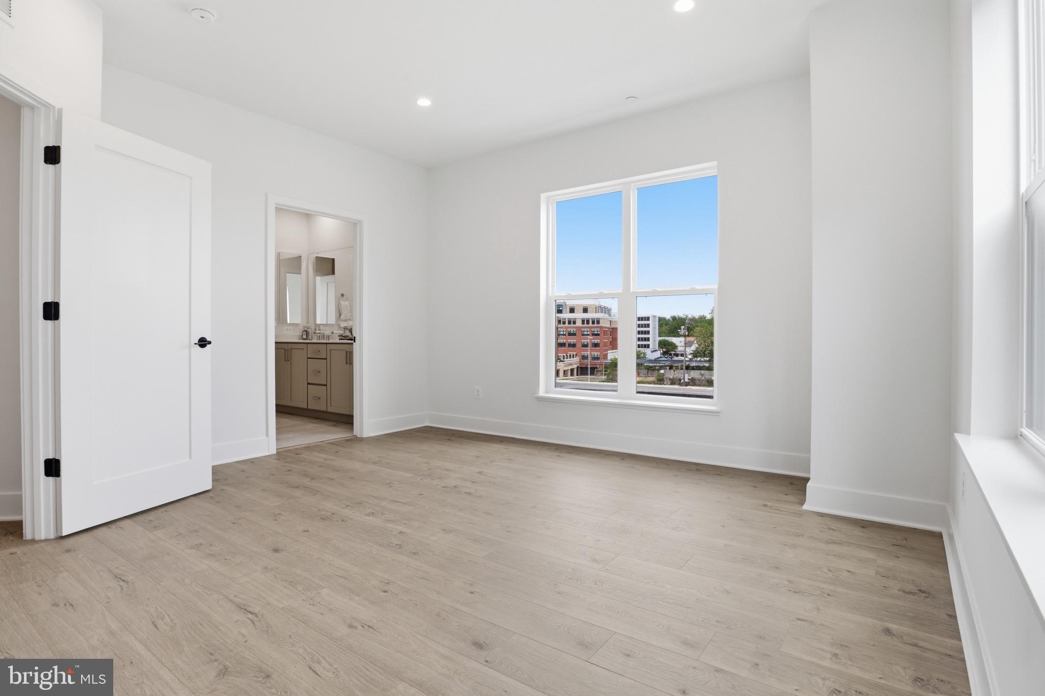 WESTBARD SQUARE - Residential