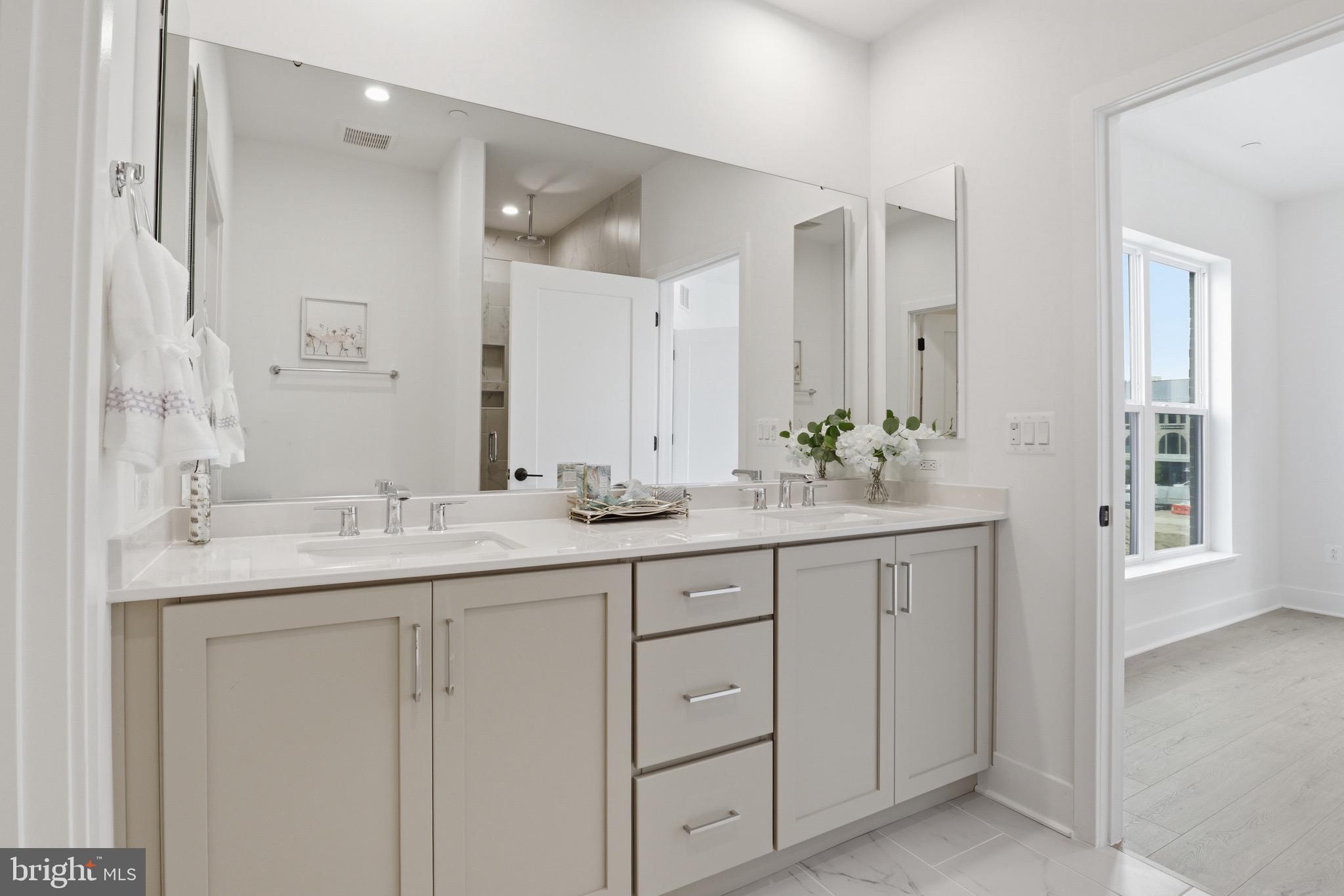 WESTBARD SQUARE - Residential