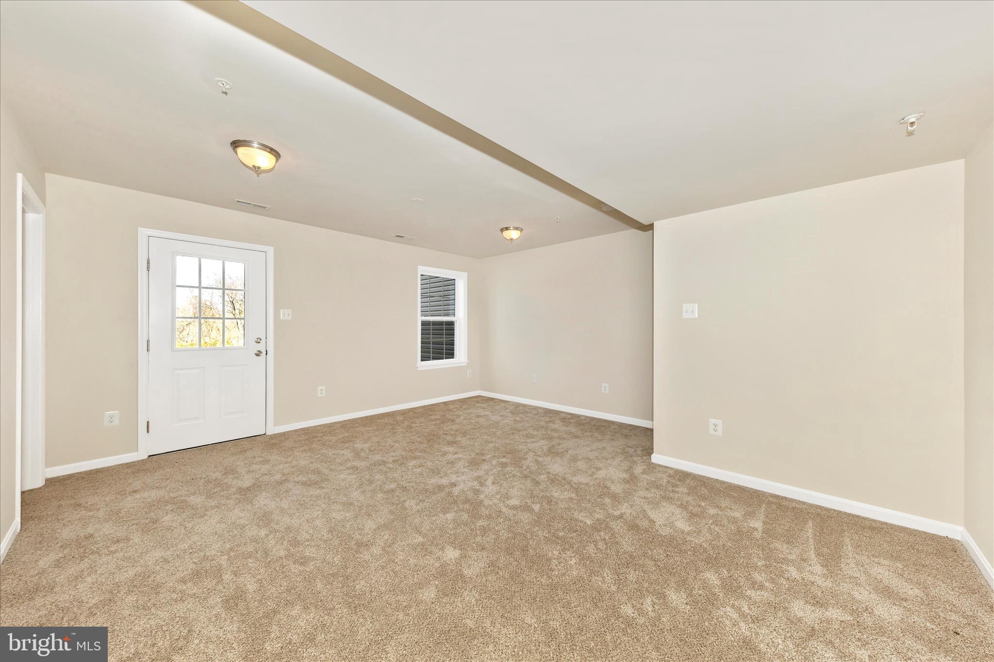 CARRIAGE HILL - Residential Lease