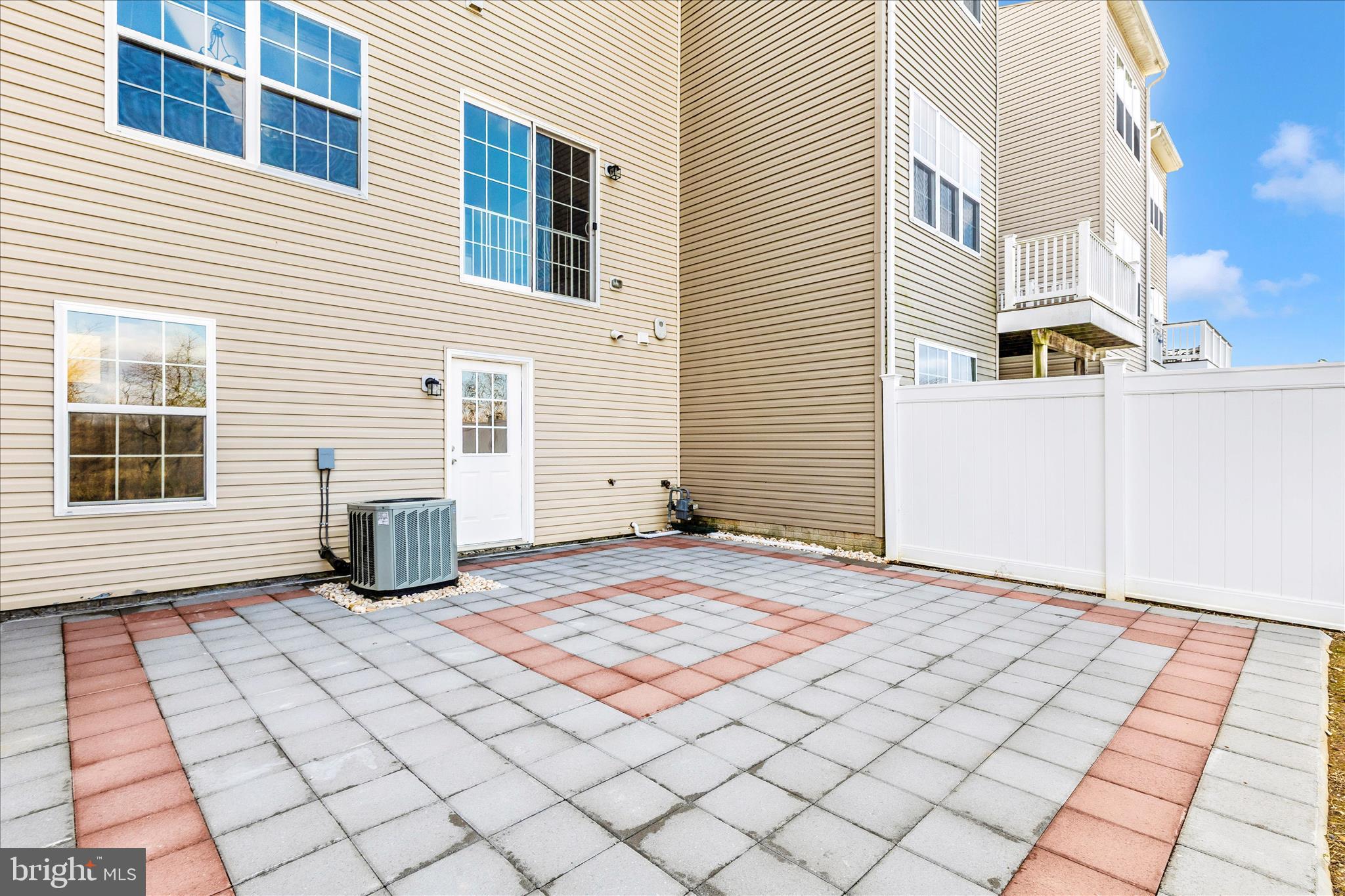 CARRIAGE HILL - Residential Lease