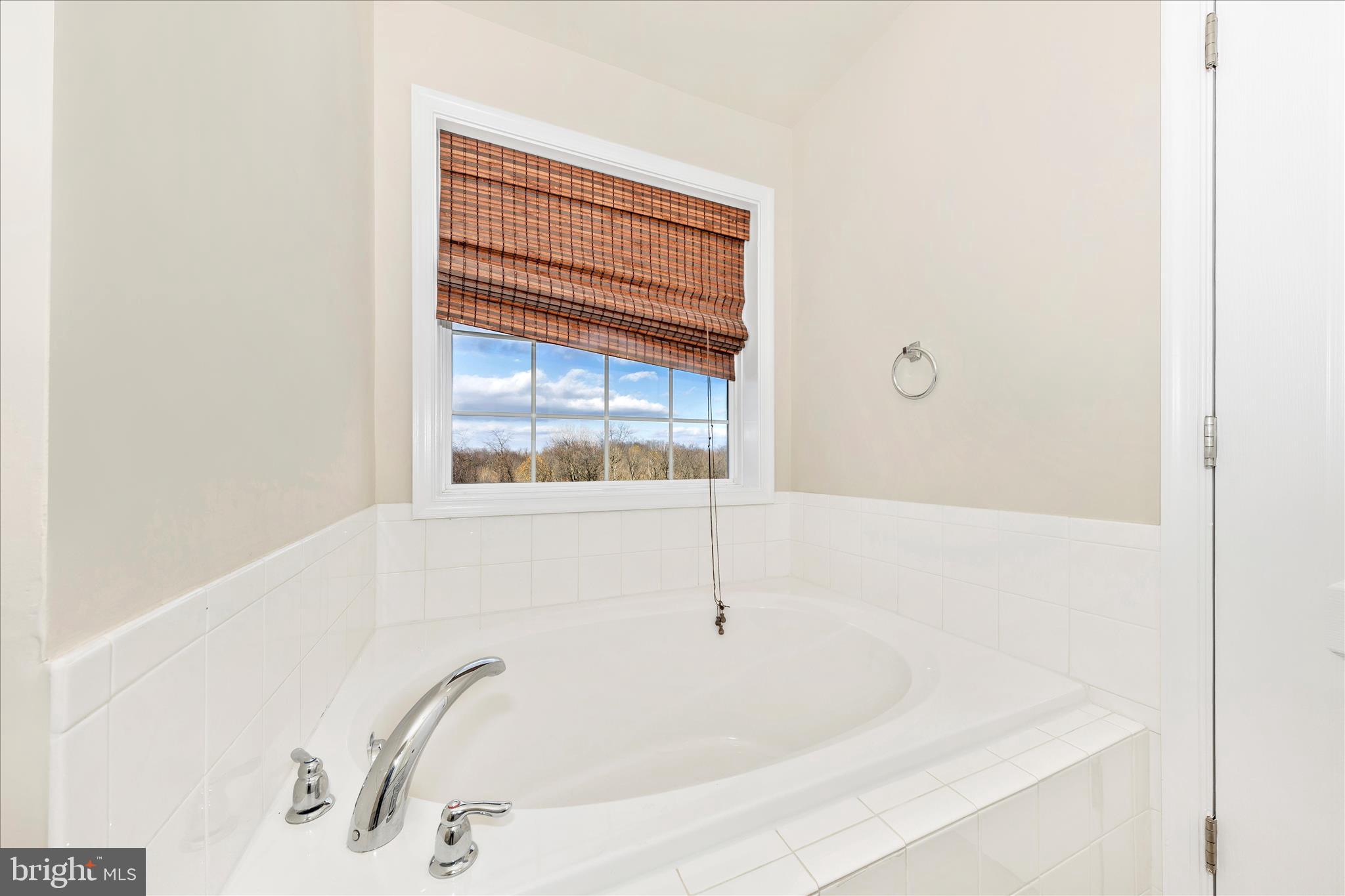 CARRIAGE HILL - Residential Lease