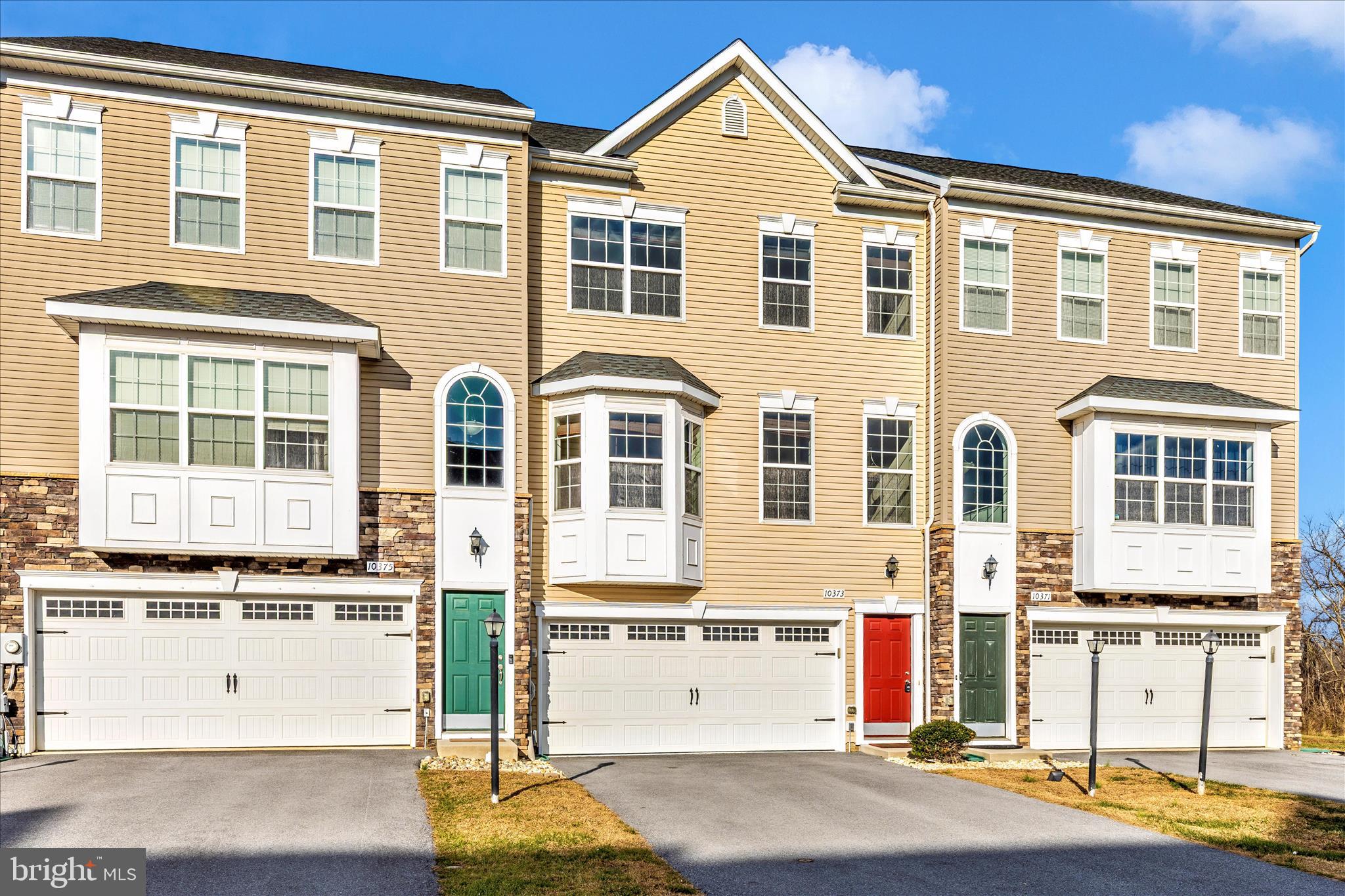 CARRIAGE HILL - Residential Lease