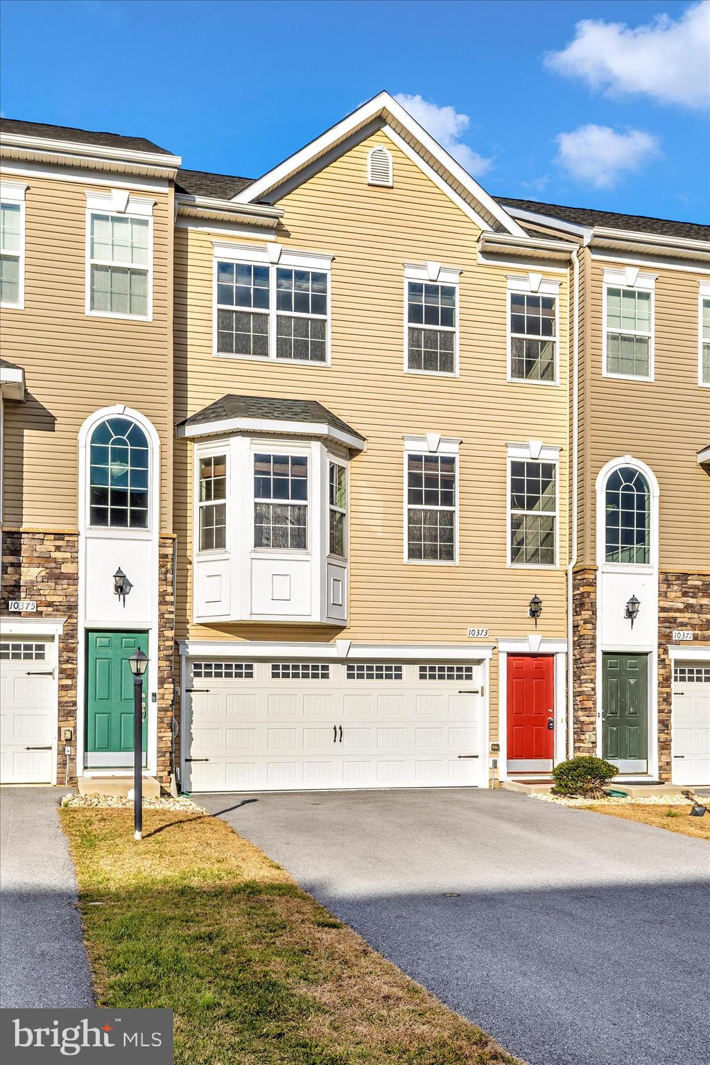 CARRIAGE HILL - Residential Lease