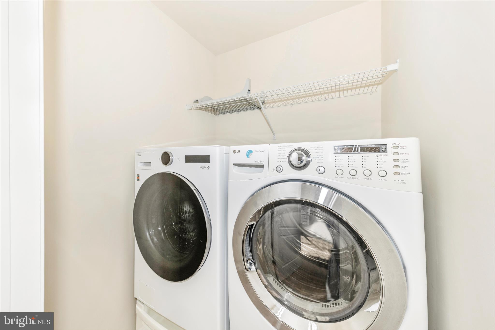 CARRIAGE HILL - Residential Lease