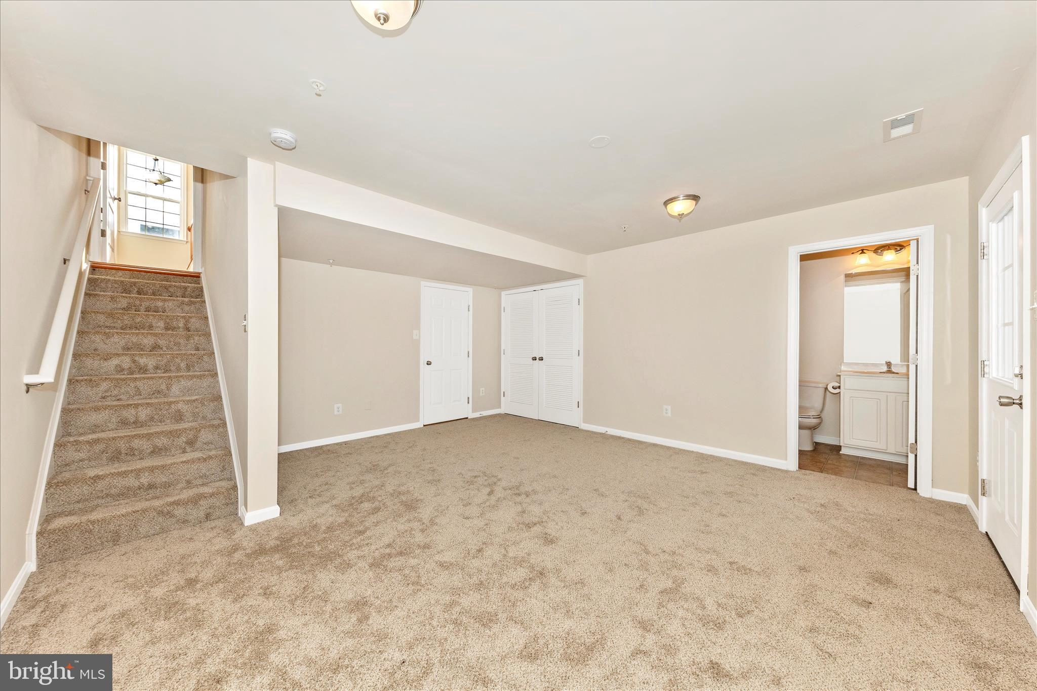 CARRIAGE HILL - Residential Lease