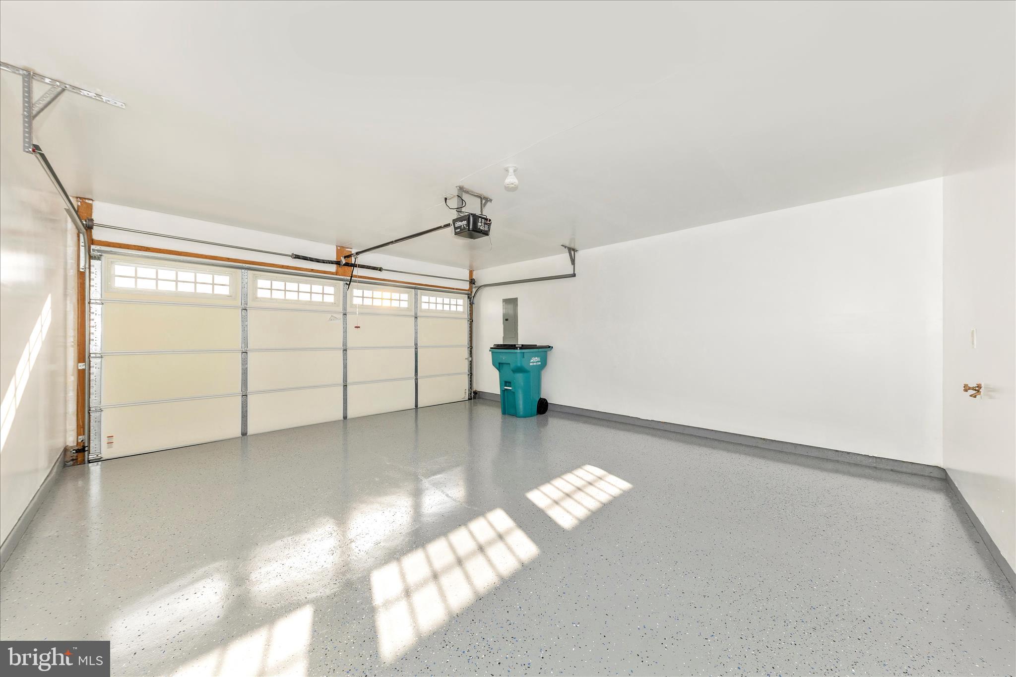 CARRIAGE HILL - Residential Lease