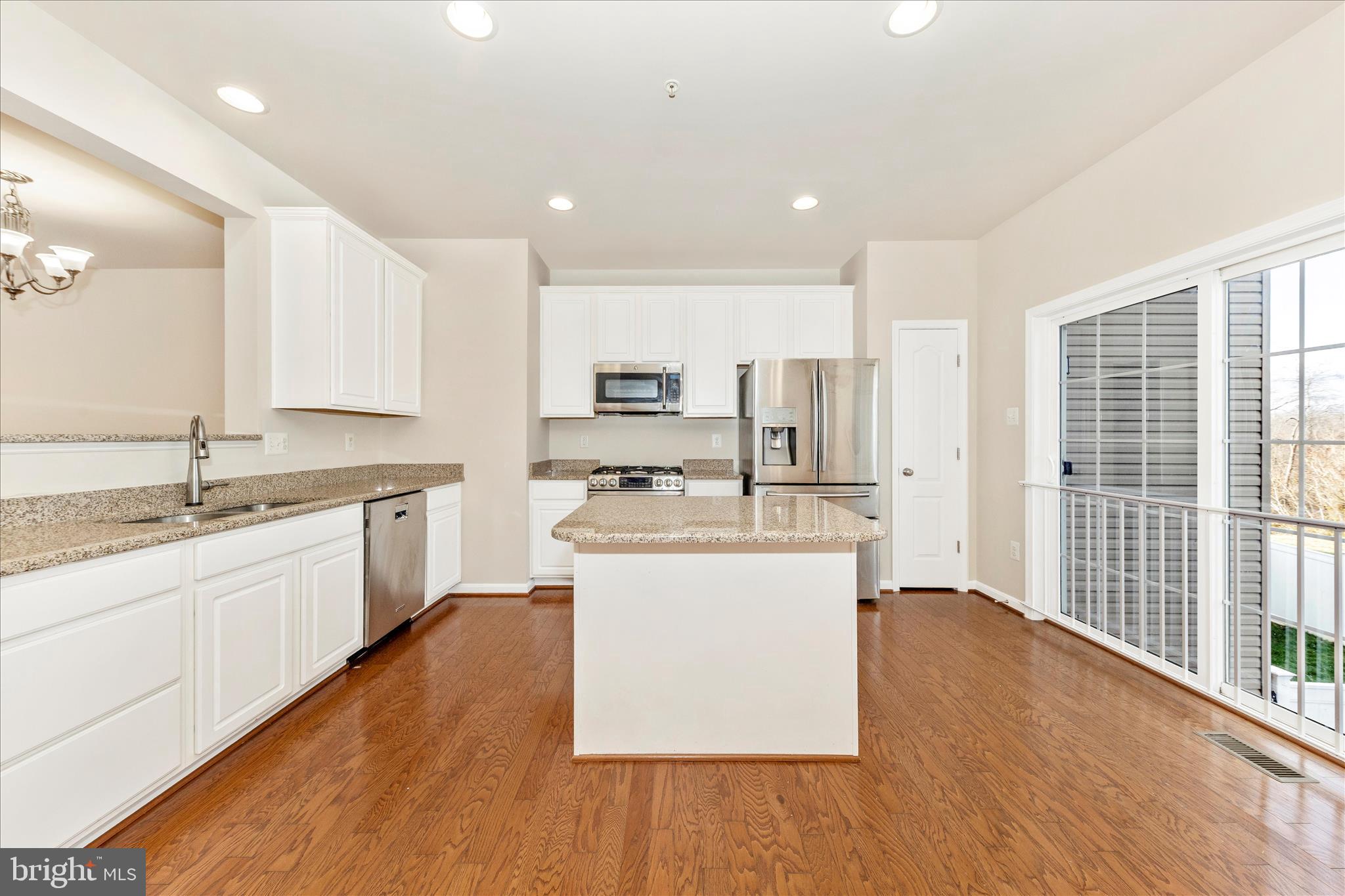 CARRIAGE HILL - Residential Lease