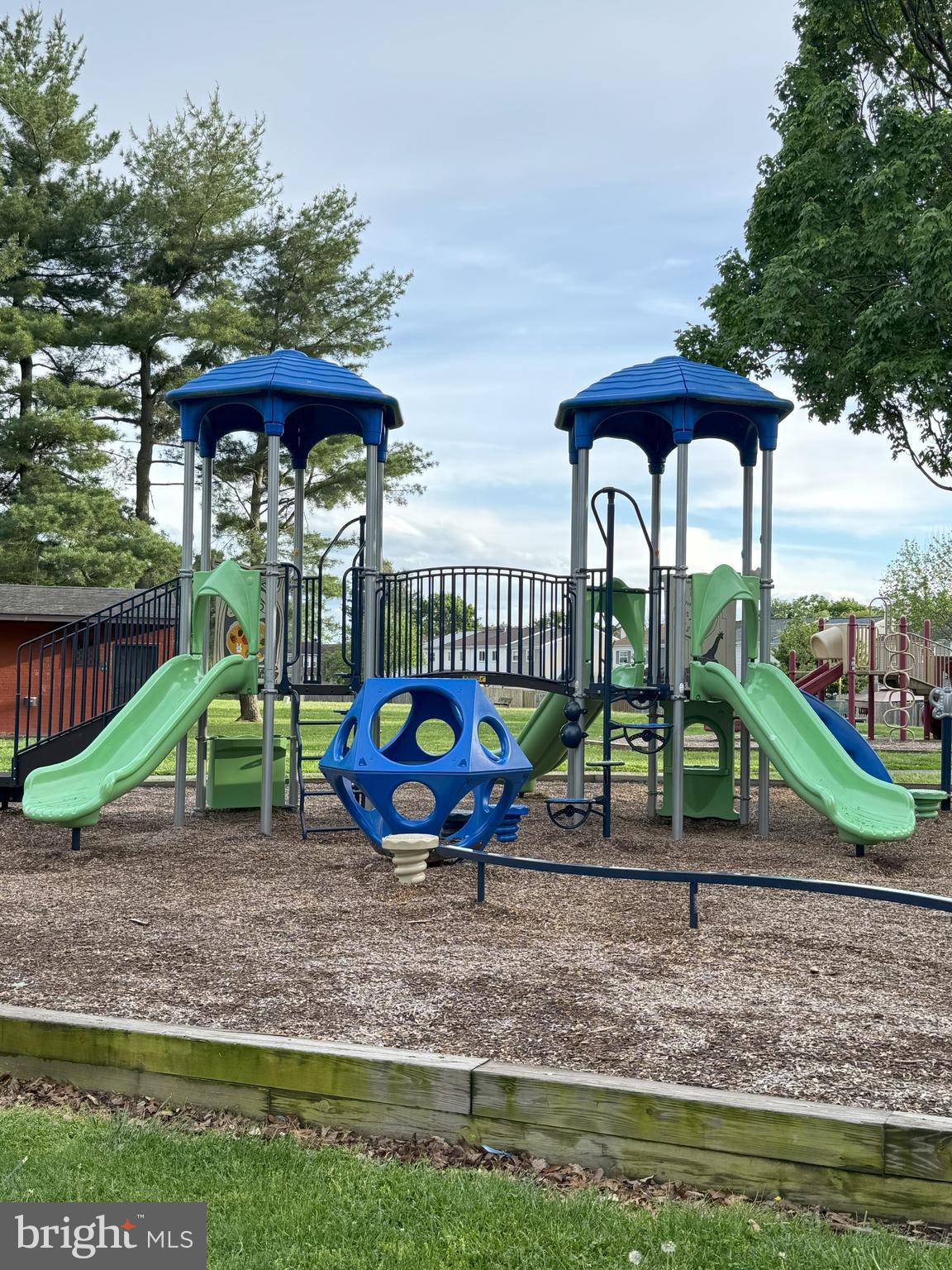 AMBER MEADOWS - Residential