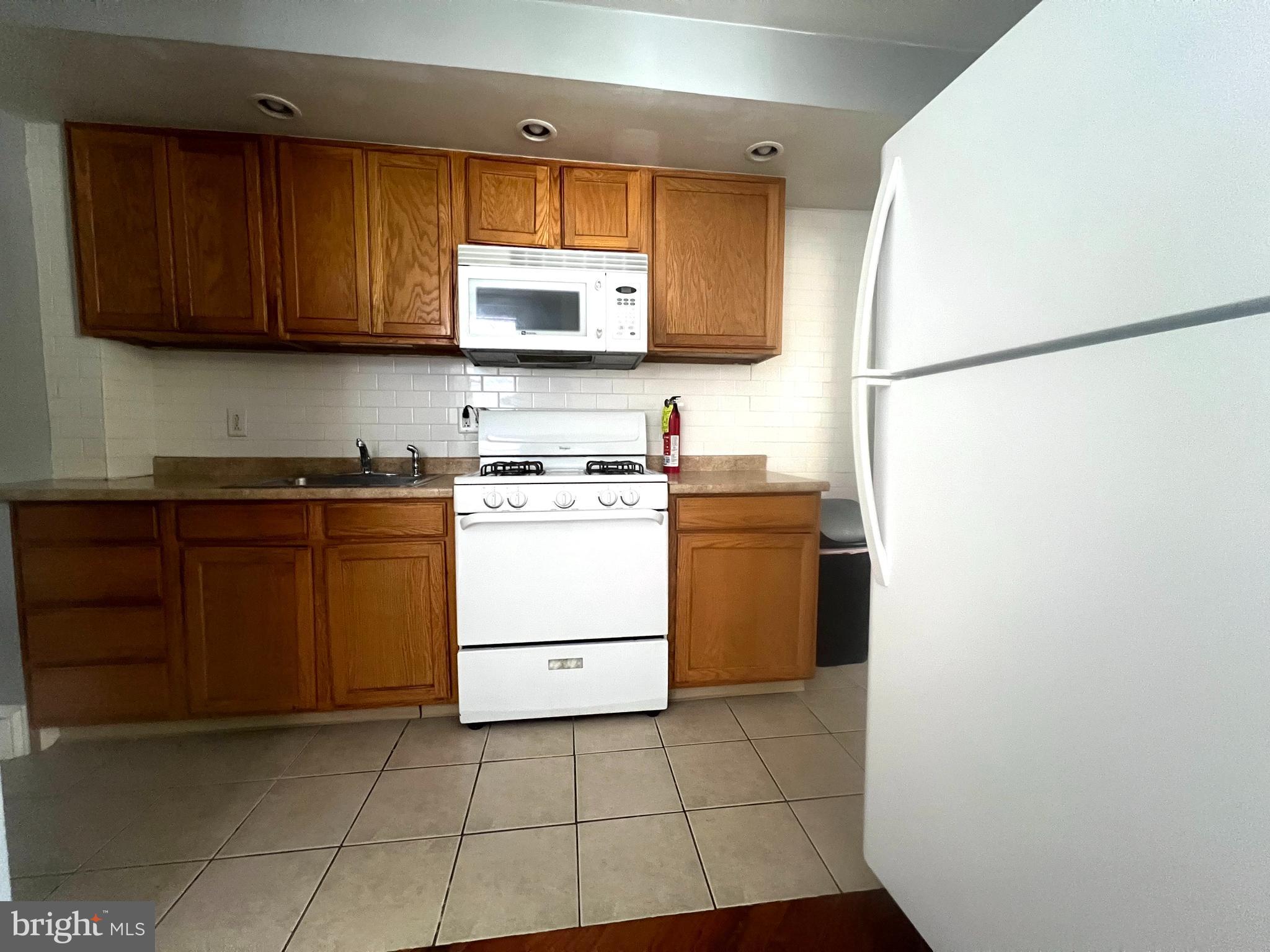 GRADUATE HOSPITAL - Residential Lease