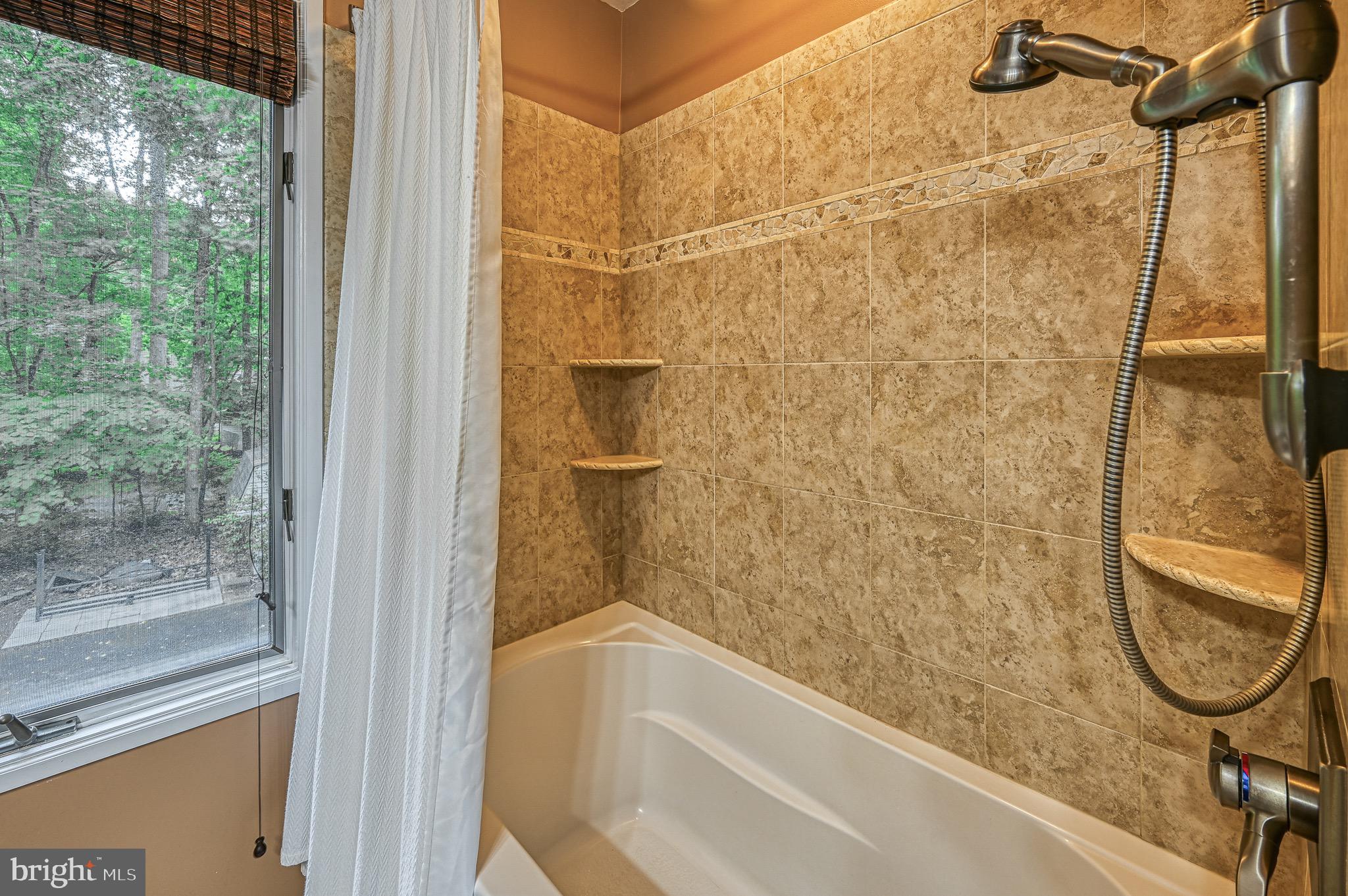 ROCKLAND CREEK ESTATES - Residential