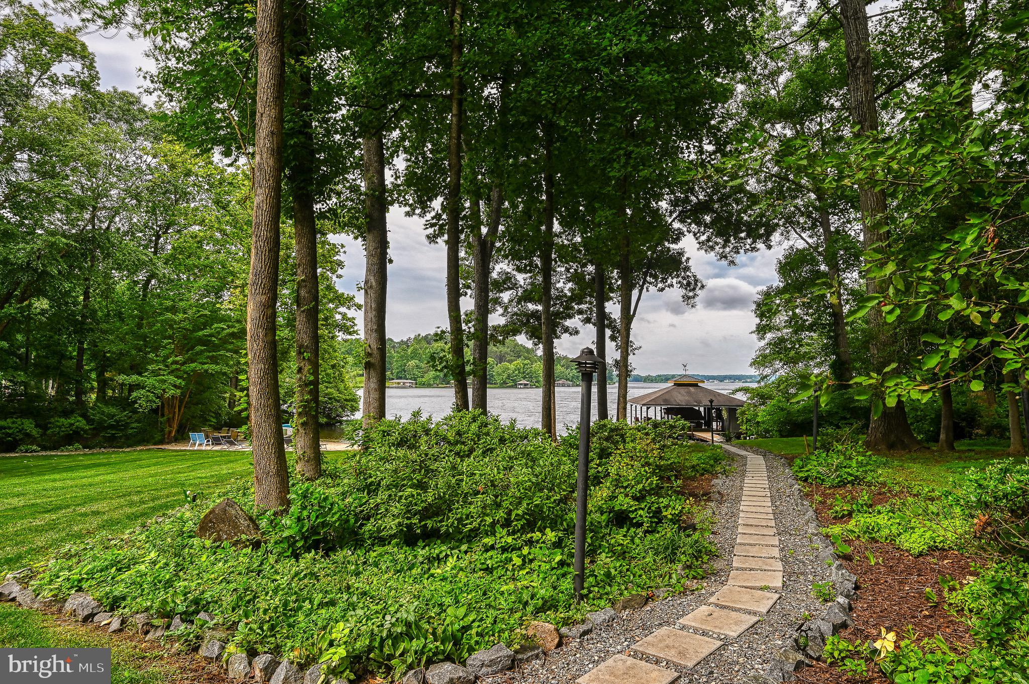 ROCKLAND CREEK ESTATES - Residential