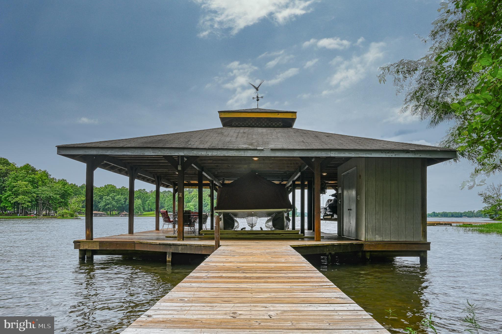 ROCKLAND CREEK ESTATES - Residential