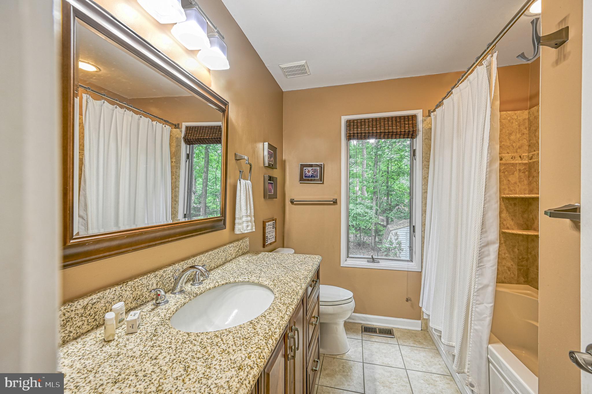 ROCKLAND CREEK ESTATES - Residential