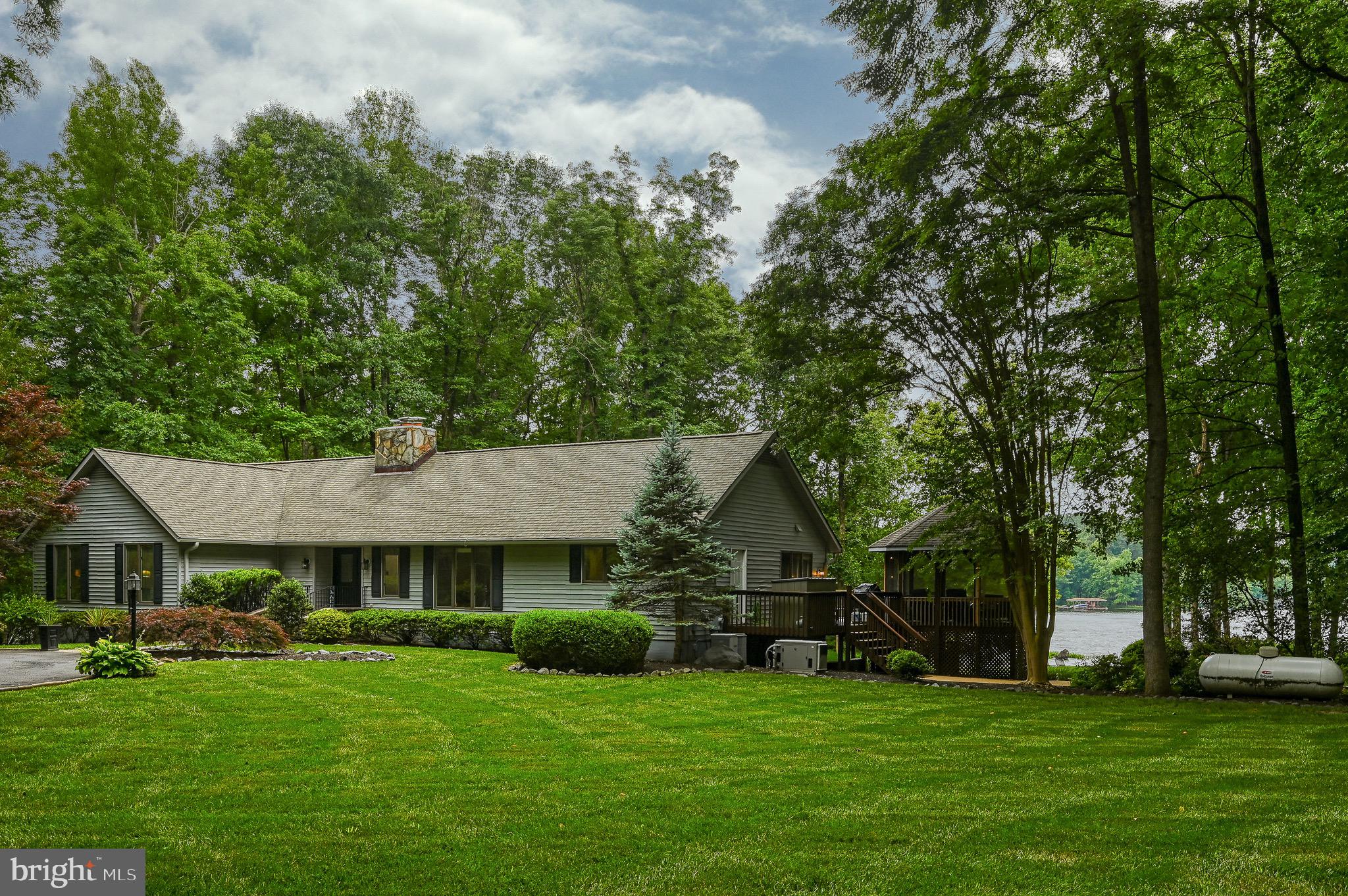 ROCKLAND CREEK ESTATES - Residential