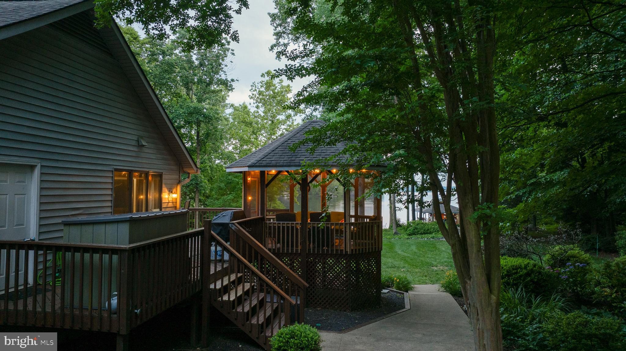 ROCKLAND CREEK ESTATES - Residential