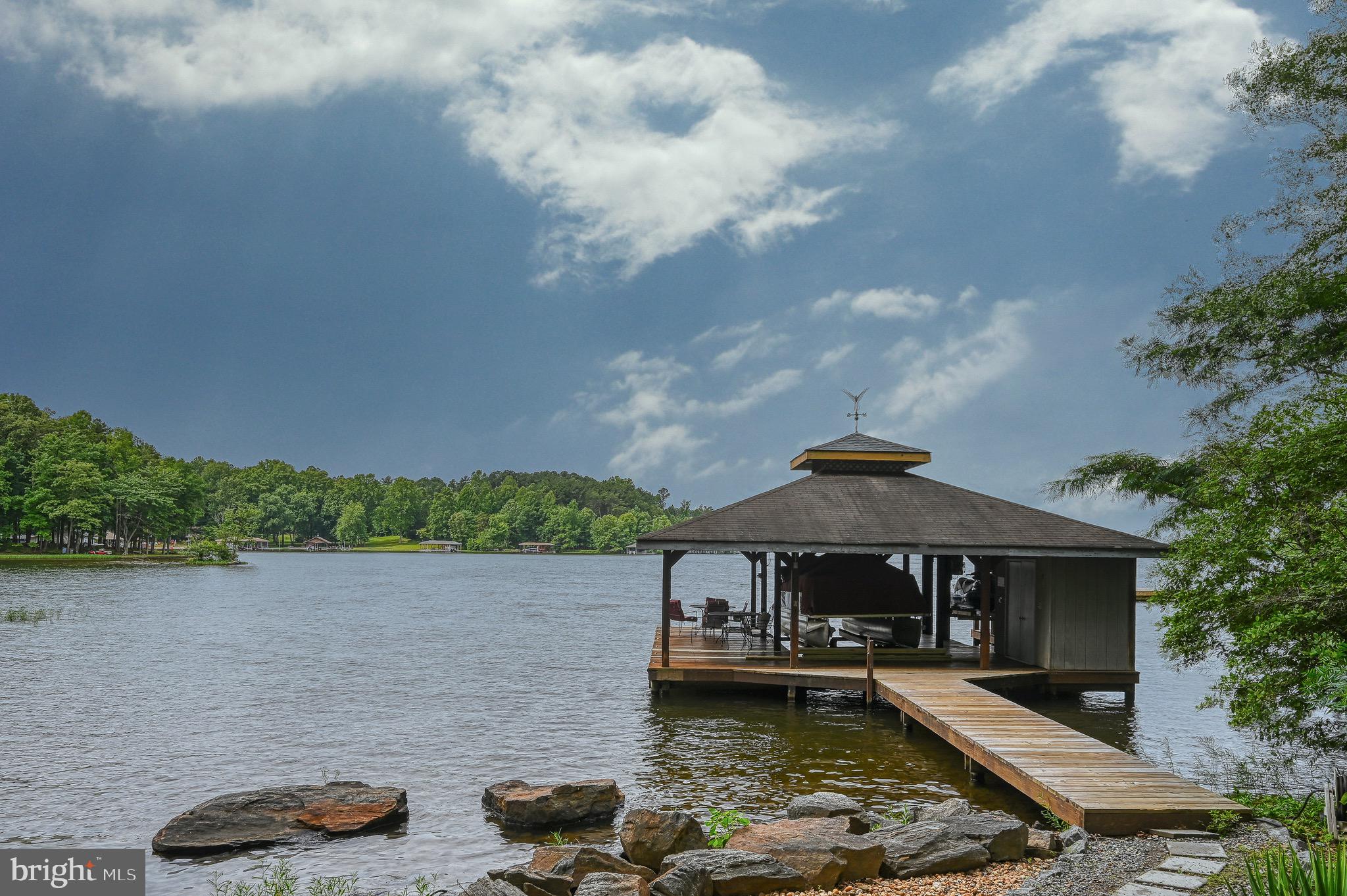 ROCKLAND CREEK ESTATES - Residential