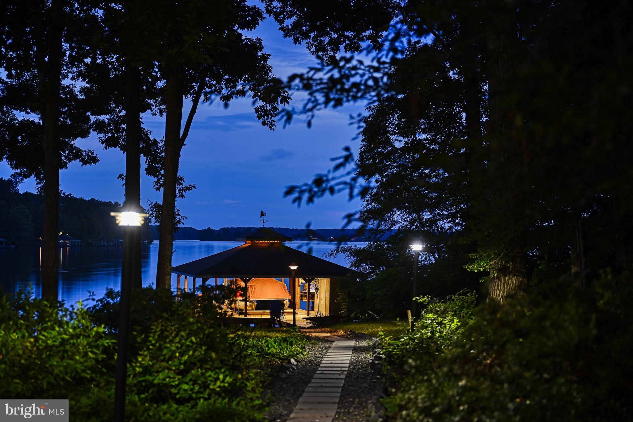 ROCKLAND CREEK ESTATES - Residential