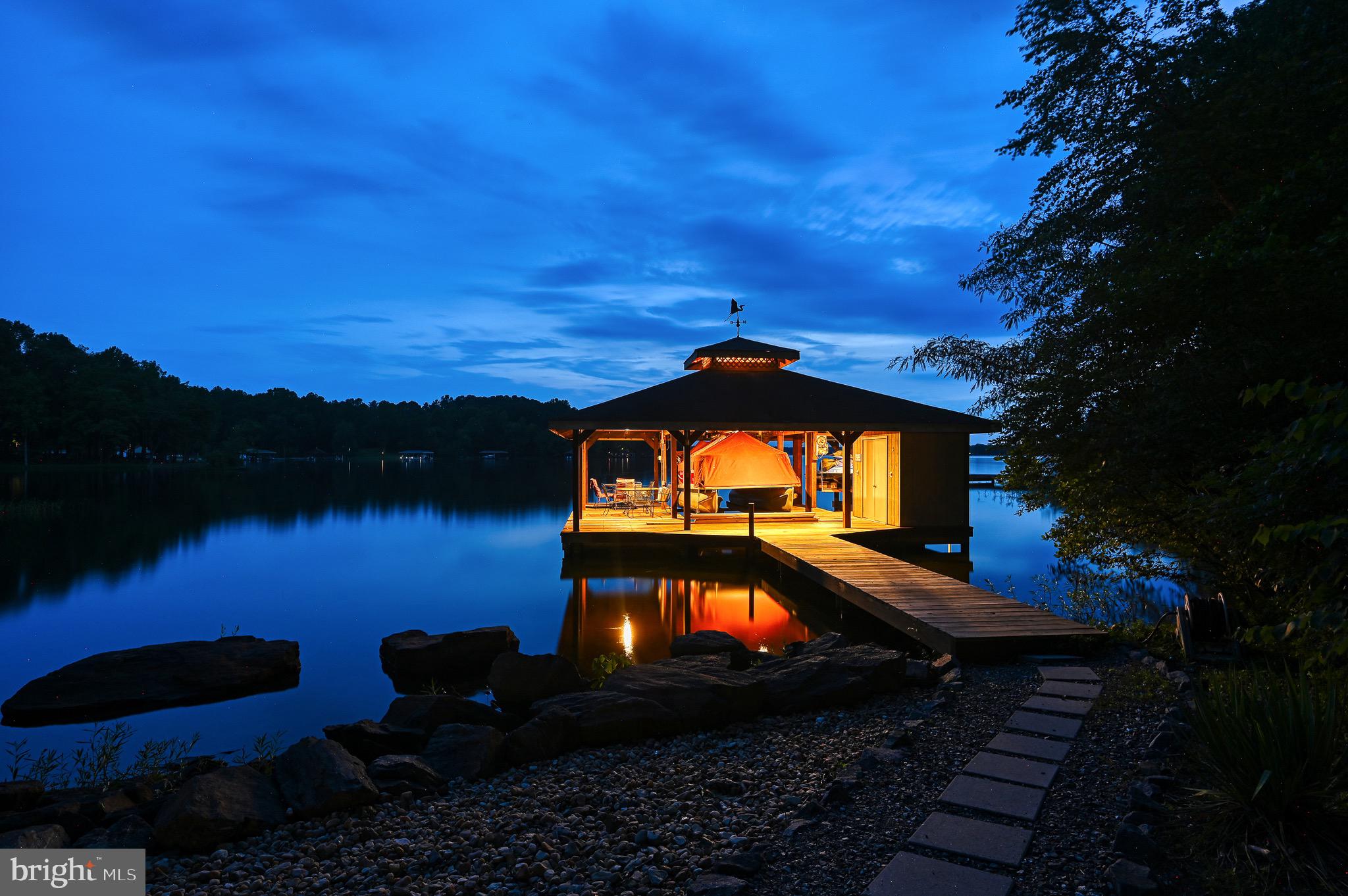 ROCKLAND CREEK ESTATES - Residential