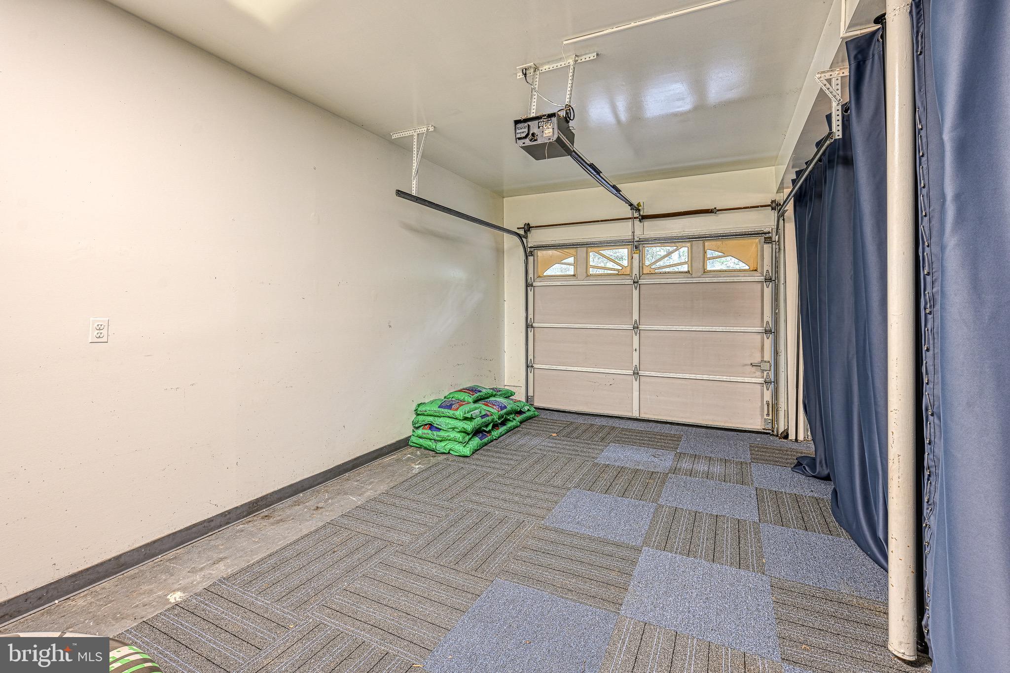 ROCKLAND CREEK ESTATES - Residential