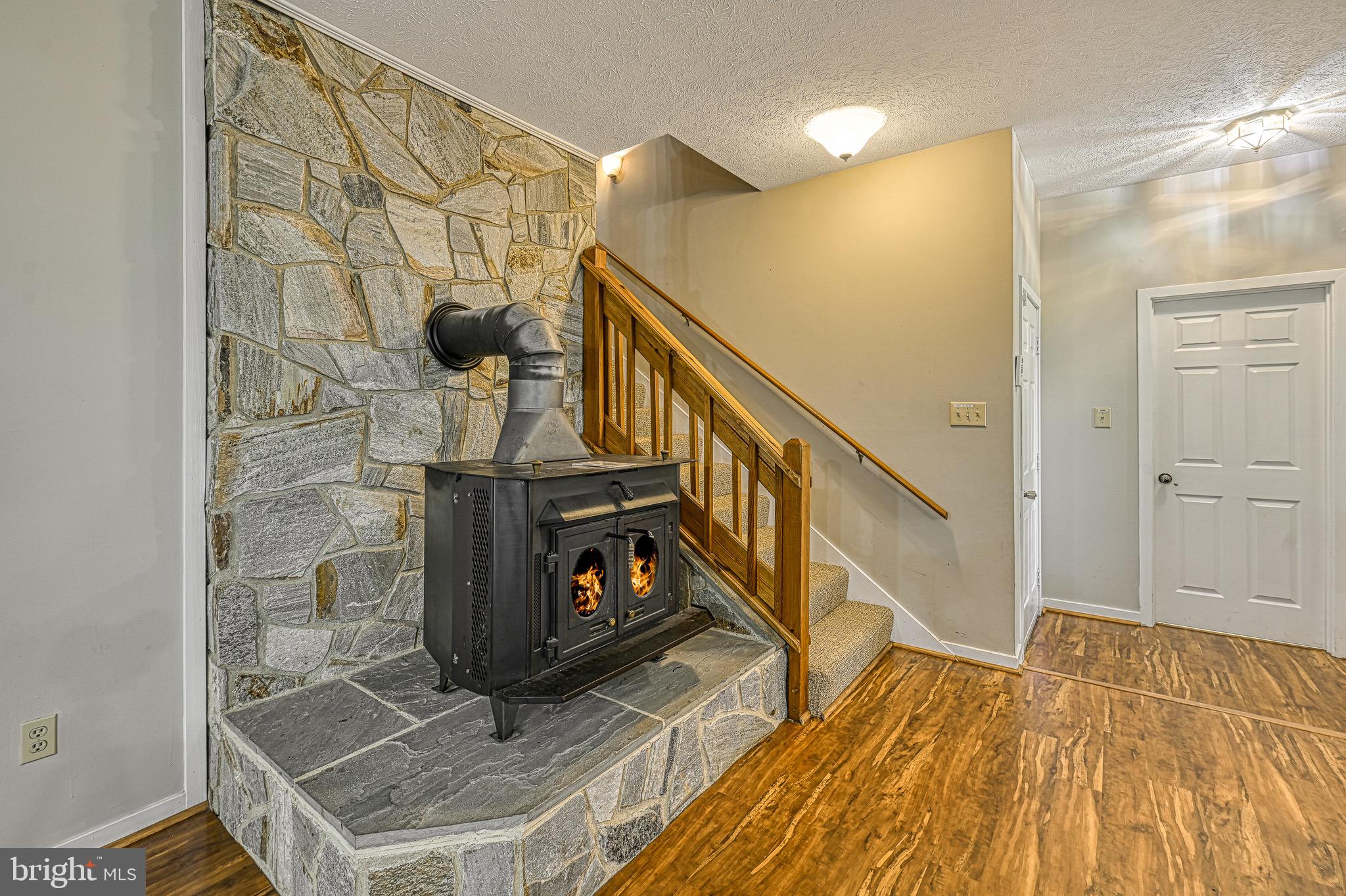 ROCKLAND CREEK ESTATES - Residential