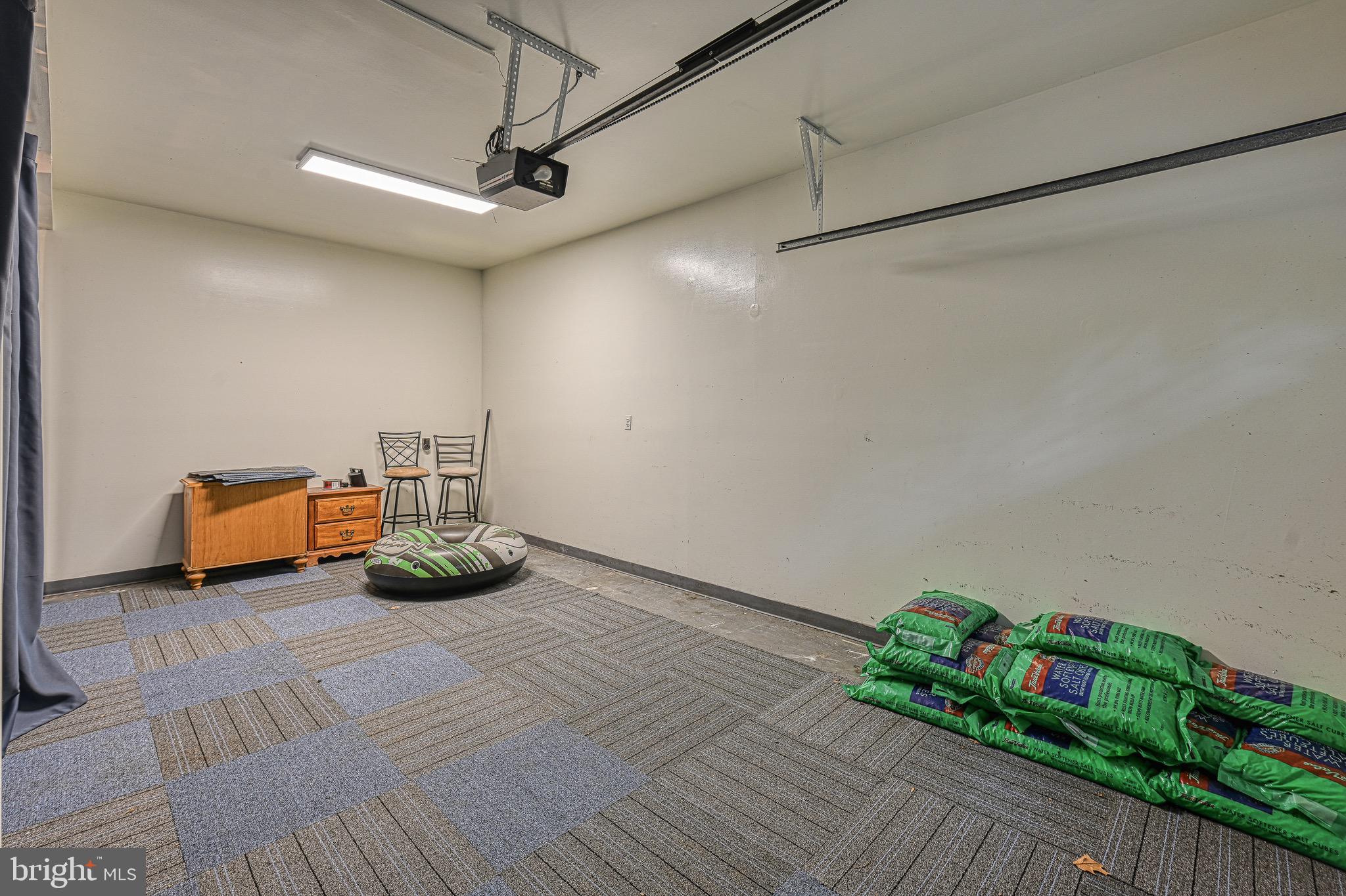 ROCKLAND CREEK ESTATES - Residential